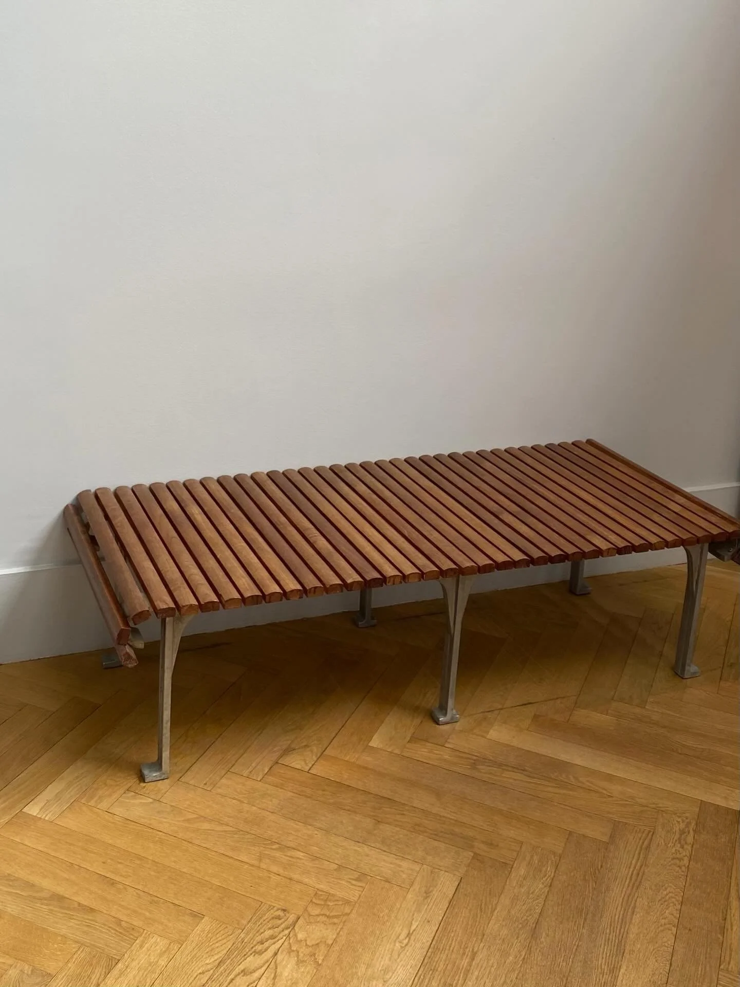 wood and iron bench, mus&eacute;e bourdelle