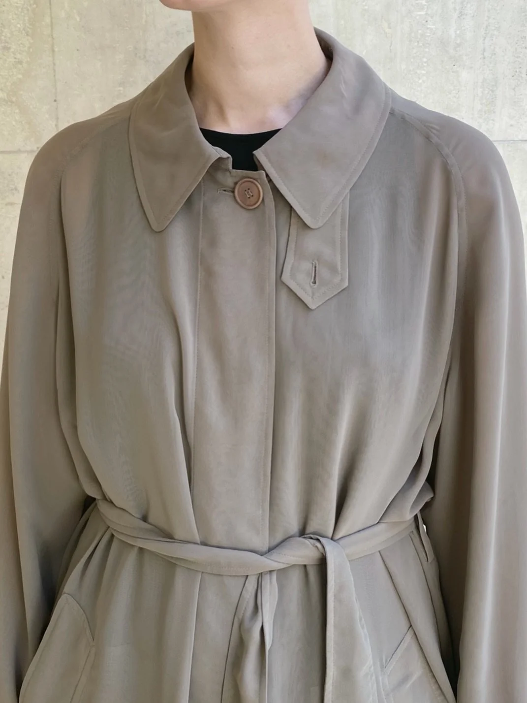 tb 2021

herm&egrave;s by margiela antipluie coat, the first collectible herm&egrave;s piece I sold and always regretted afterwards ;

now back in our permanent archives for professional rentals
