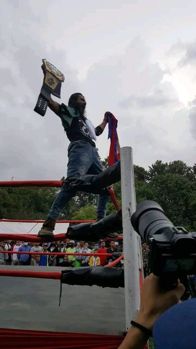 sher khan in ring.jpeg