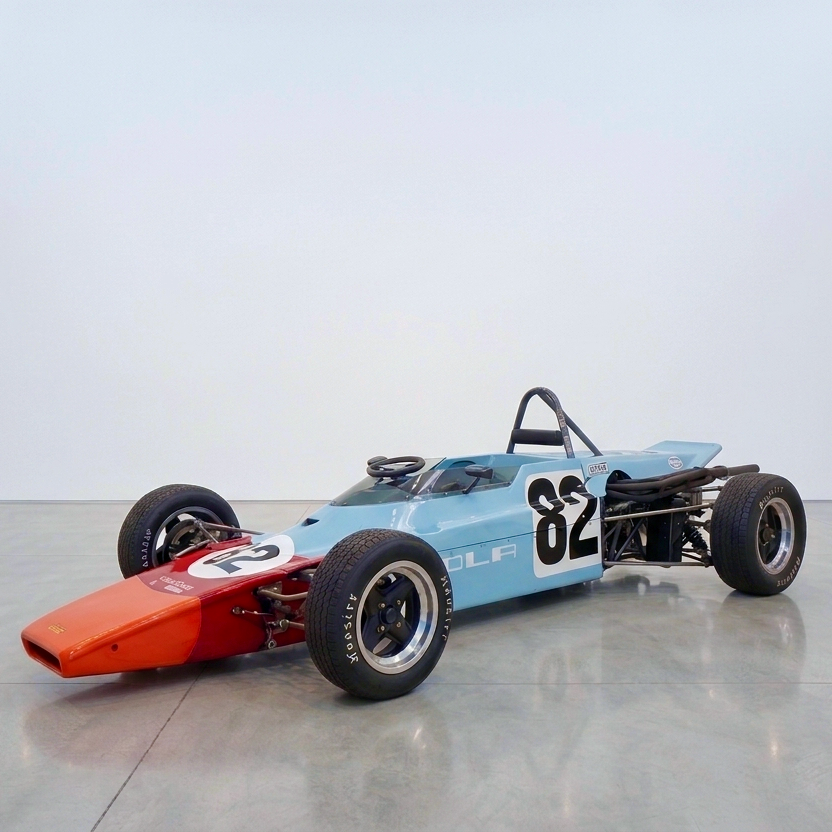 Car-Lola.png