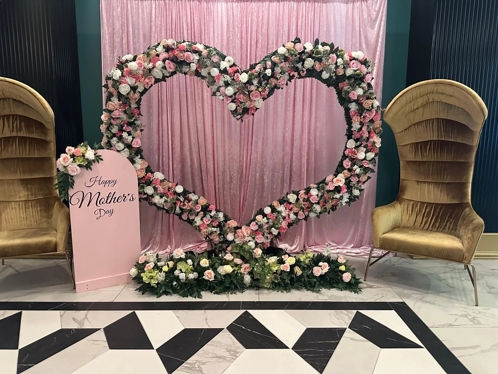 Eiffel tower Prop Orlando Flower Walls Photo Booth Rentals eiffel-tower-prop-orlando-flower-walls-photo-booth-rentals