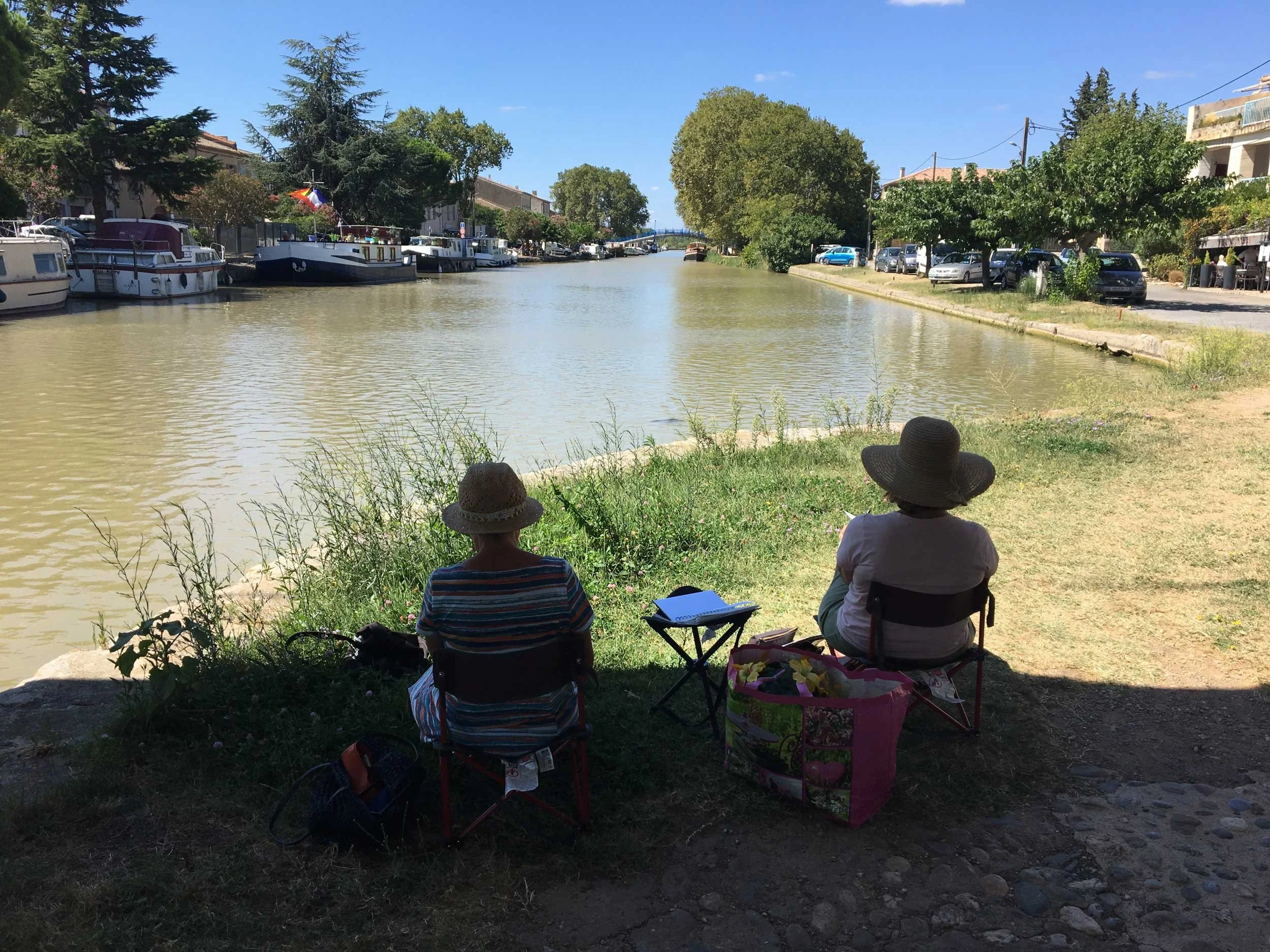Annette-Morris-Art-French-Views-students-sketching-homps.jpg