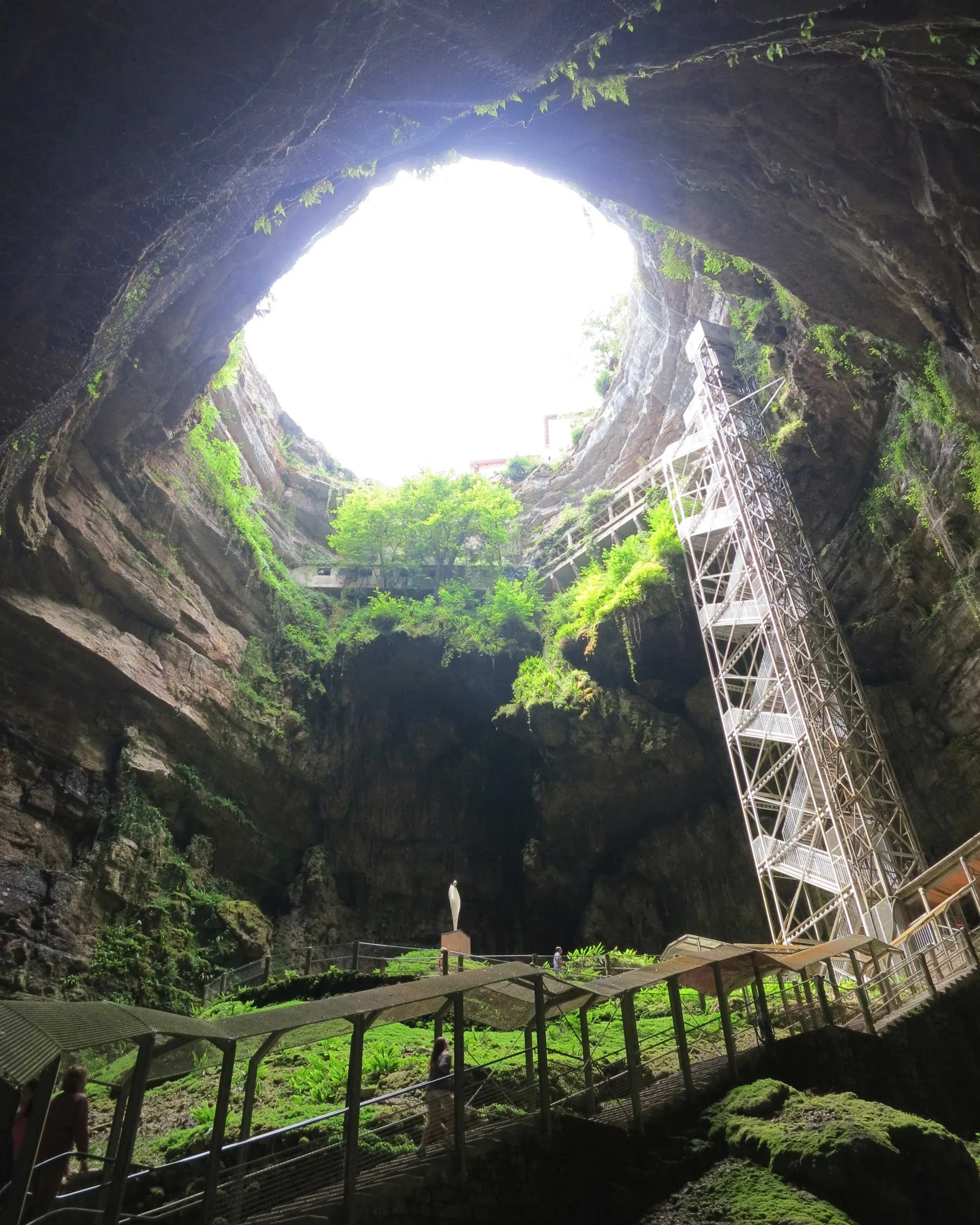An Adventure within an underground chasm - Gouffre de Padirac