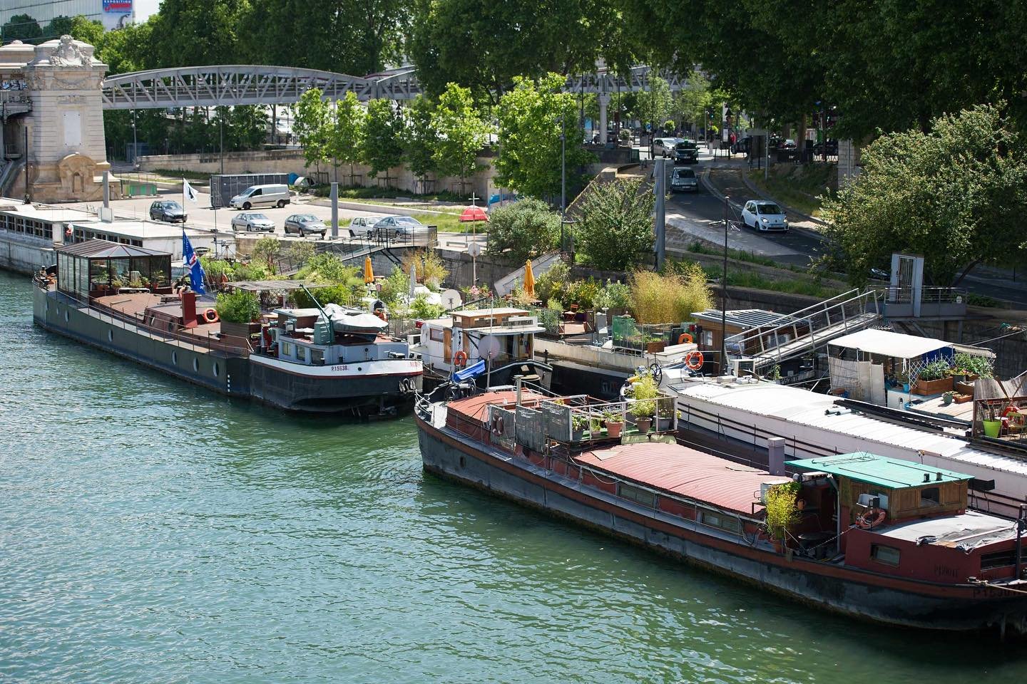 In Paris&rsquo; 10th arrondissement is Canal St Martin The canal is 4.6 km long and connects Canal de l&rsquo;Ourcq to the river Seine. The canal is popular for houseboats known as p&eacute;niches. But if you don&rsquo;t have your own boat, you can t
