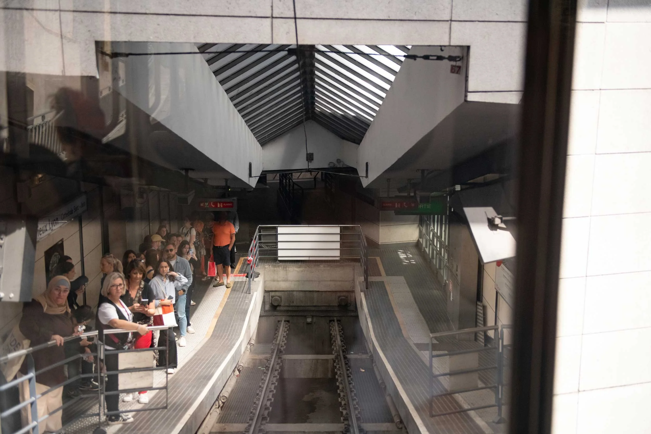Afternoon-Walk-&-Funicular-Lyon-21.06.24-French-Views-Chris-Handel-Photographer-37-1548.jpg