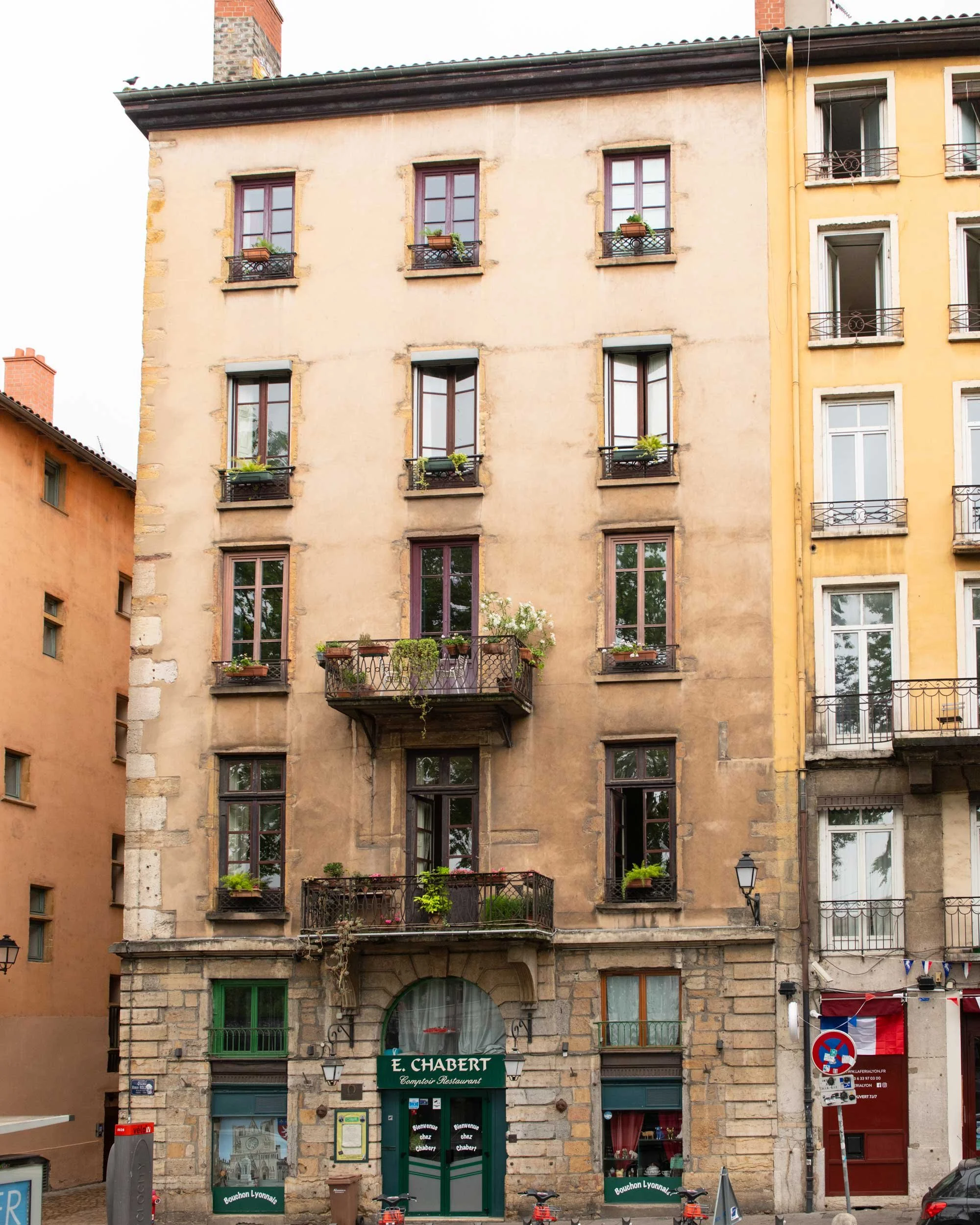 Morning-Walk-Lyon-21.06.24-French-Views-Chris-Handel-Photographer-22-1380.jpg