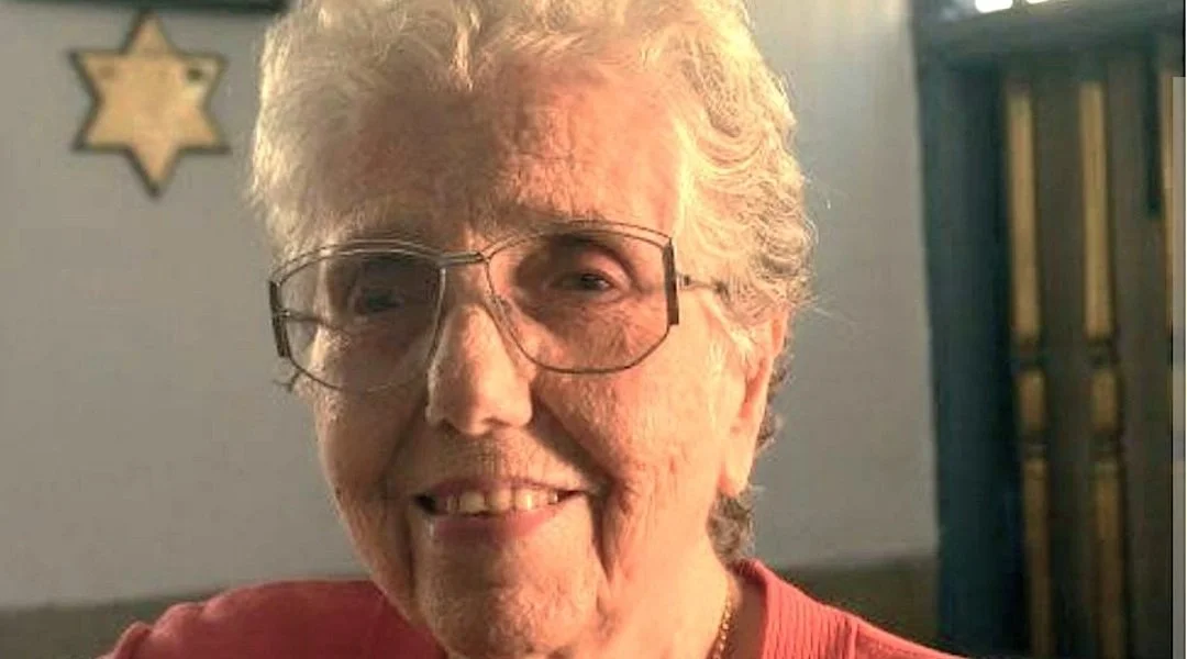 Queenie Hallegua, Second-to-Last Jewish Resident of Historic Indian Jewish Community, Dies at 89