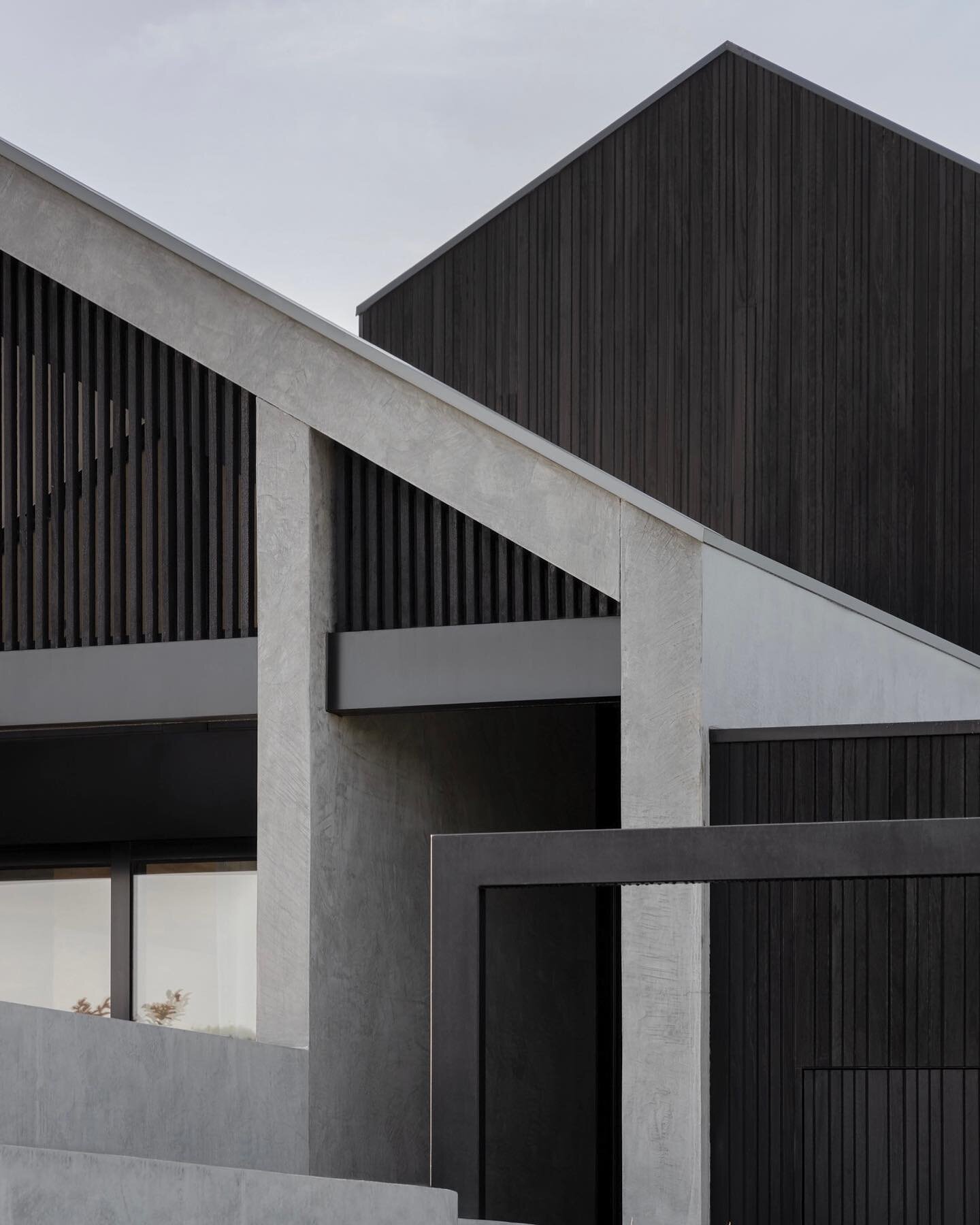 Home on the Bellarine by Tecture. 
📷Timothy Kaye.
.
.
.
#minimalistarchitecture #minimalism #minimalist #minimalistdesign #architecture #contemporaryarchitecture #modernarchitecture #sculpture #interiors #interiordesign #furniture #modernfurniture #