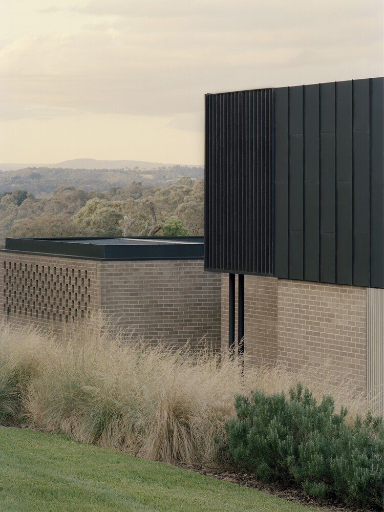 2024_12_Figureground_Warrandyte_House_Final_Imagery_Print_Optimised_04.jpeg