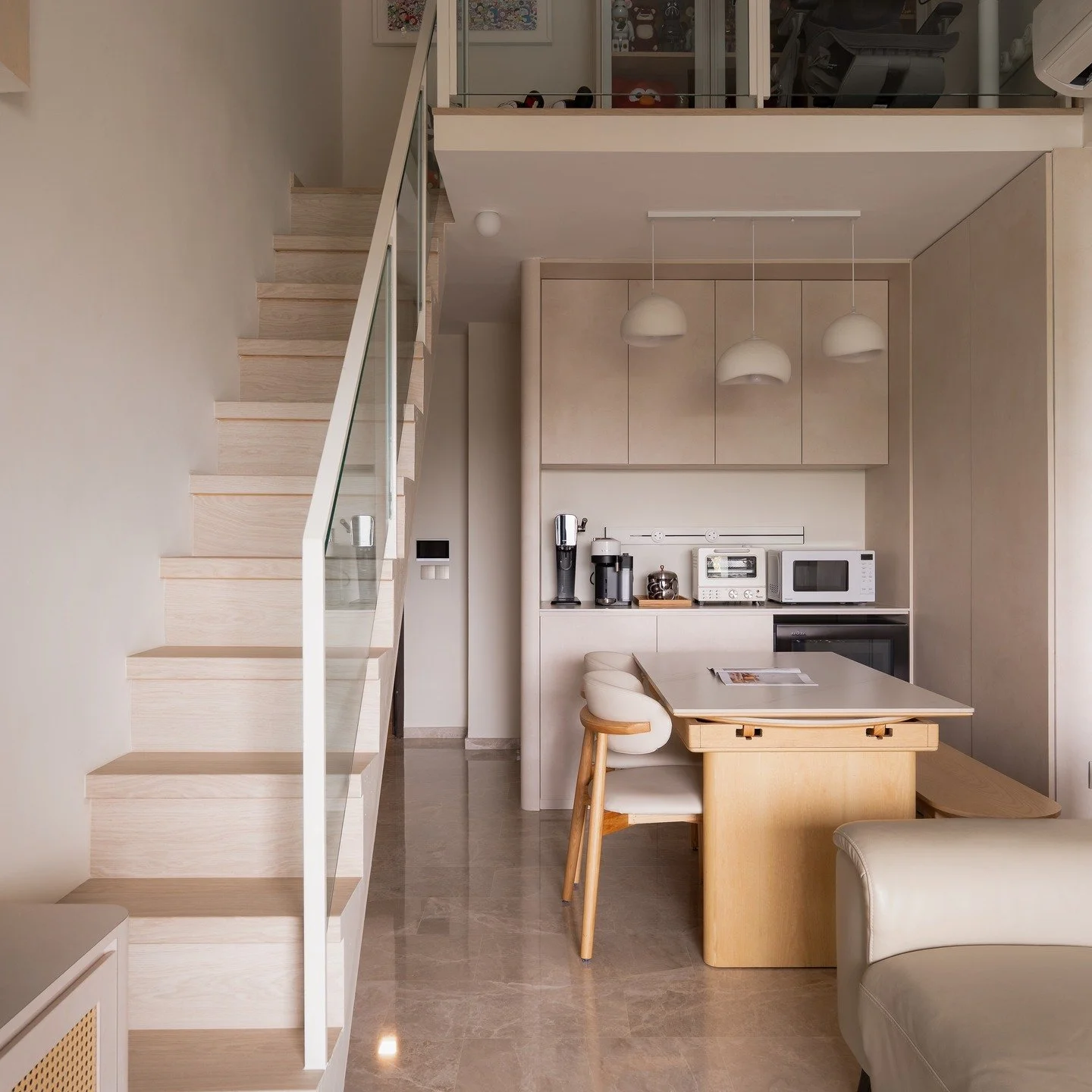 Less space, more soul ✨
This modern loft apartment proves that thoughtful design makes every square foot count. From the warm wood tones and soft lighting to the clever built-in storage and compact dining setup &mdash; it's a masterclass in minimalis