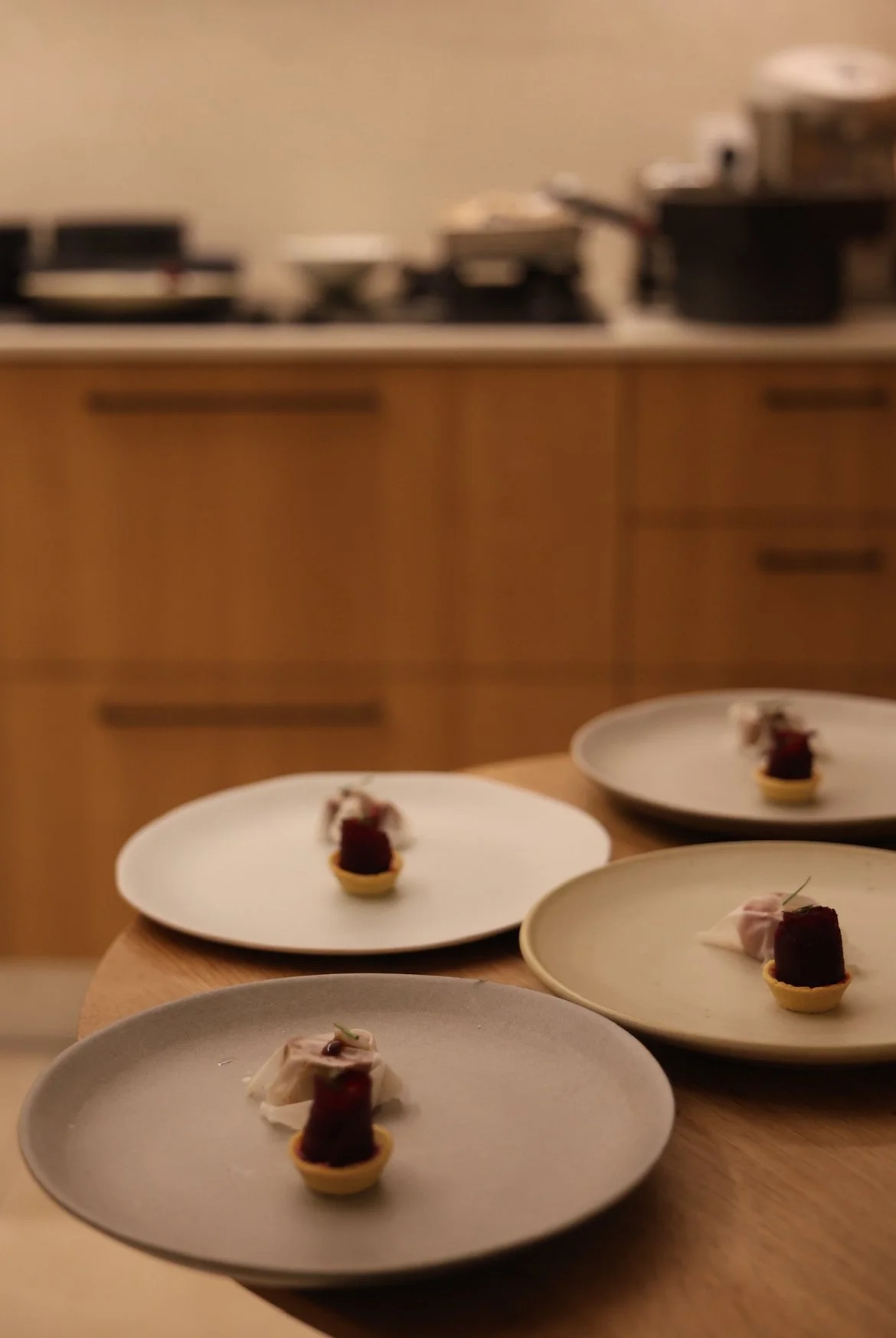 Dîner privé à domicile Paris - Scénographie culinaire et dressage haute couture végétal