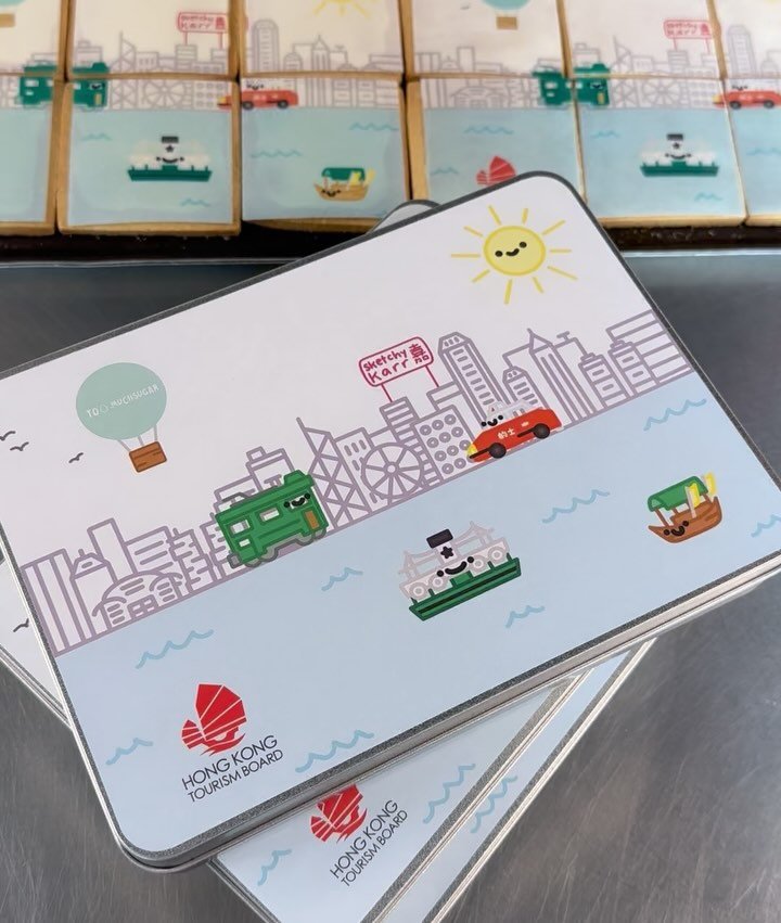 𝗖𝘂𝘀𝘁𝗼𝗺𝗶𝘀𝗲𝗱 𝗴𝗶𝗳𝘁 𝘀𝗲𝘁🇭🇰

Thank you so much to @discoverhongkong for having us create this incredible gift set to promote Hong Kong tourism.

It is a super proud moment to create something that represents my hometown, Hong Kong, where
