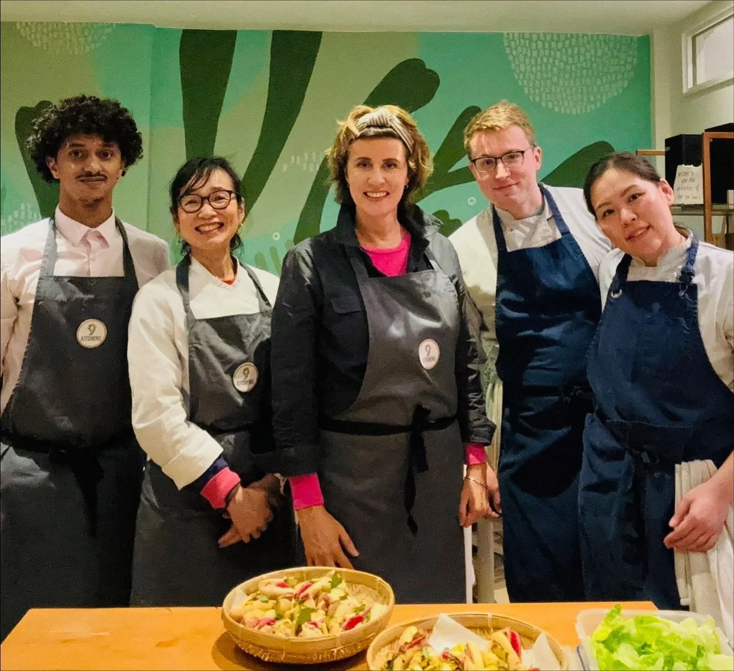 We moved to @mission.kitchen nearly 2 years ago and have met so many fabulous, like-minded entrepreneurs like @9kitchens_by_kieumy !

Both businesses joined the @hatchenterprise accelerator program, and we found it incredibly helpful in rethinking ou