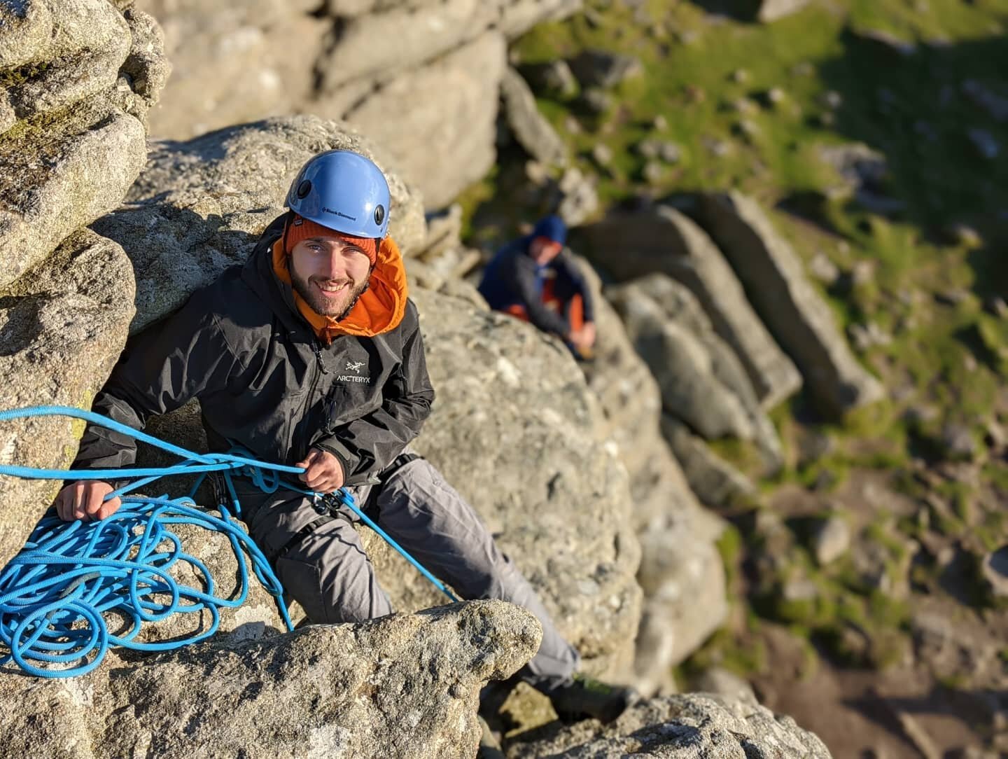 This weekend was spent running a two day indoor to outdoor lead climbing course focusing on trad climbing

Day 1 was spent at @the_quay_climbing_centre focusing on lead climbing fundamentals

Day 2 was spent at Hound Tor introducing placing gear, set