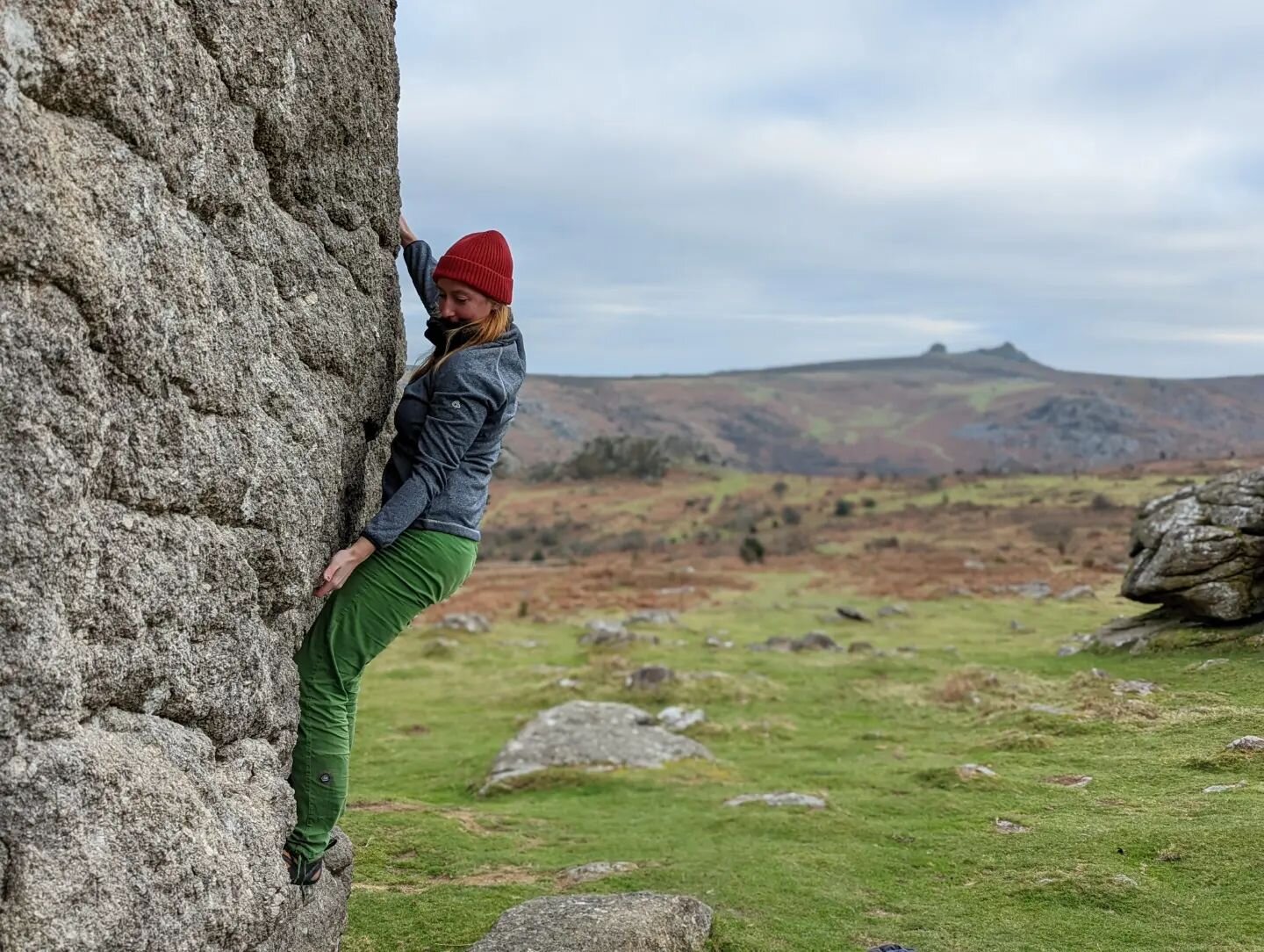 This afternoon was spent on Dartmoor National Park bouldering at Hound Tor with @emmajhide

#climbdevon #dartmoor #dartmoornationalpark #rockclimbing #climb #climbinglife #climber #nature #adventure #rockclimber #outdoors #tradclimbing #outdoor #fitn