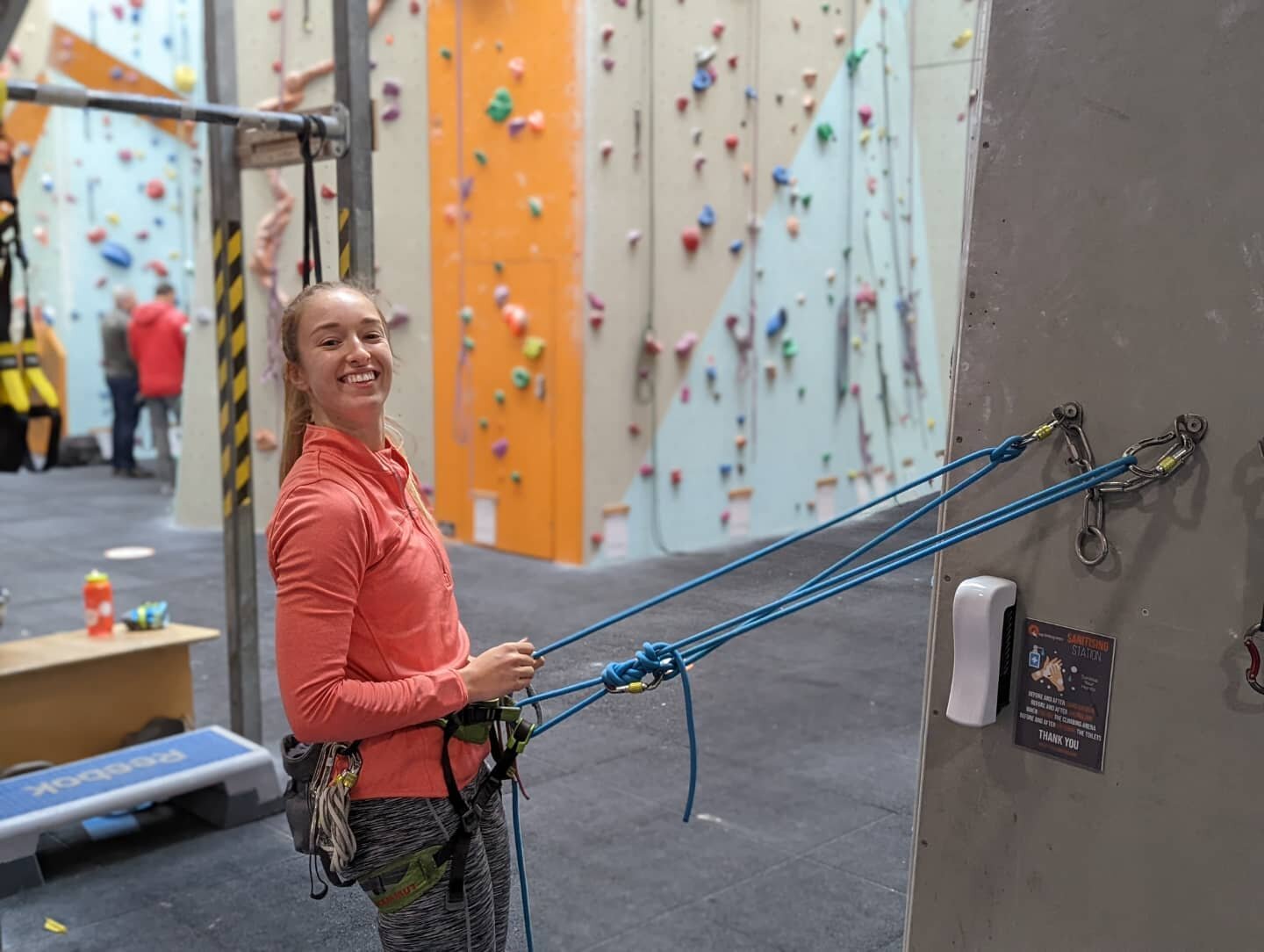 Alysha joined us on Wednesday where we headed to @the_quay_climbing_centre to show her how to lead climb.  We looked at how to clip quickdraws correctly, avoid back-clips and Z-clips, how to lead fall, lead belaying and how to catch a lead fall.

We 