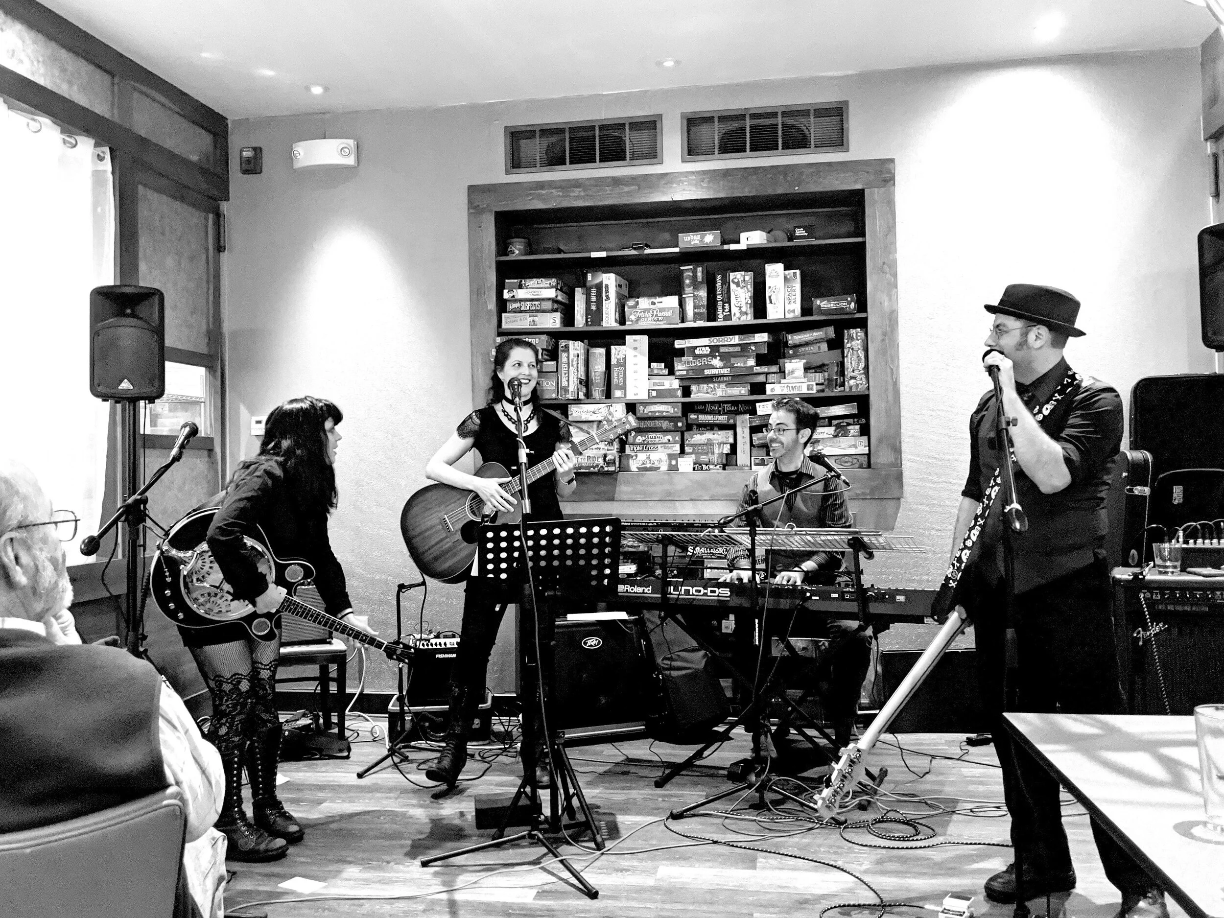 4-3 bw 49591455593_38ad345bf2_4k.jpg