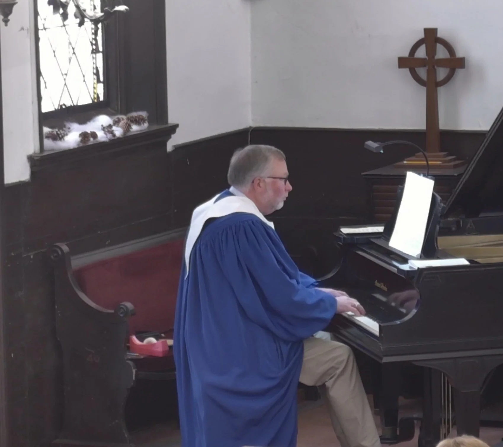 Peter Deysenroth, at the piano