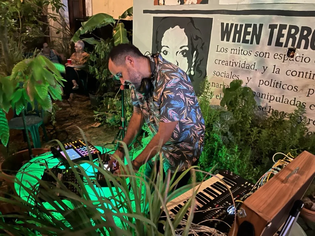 fabian tocando 2.jpg