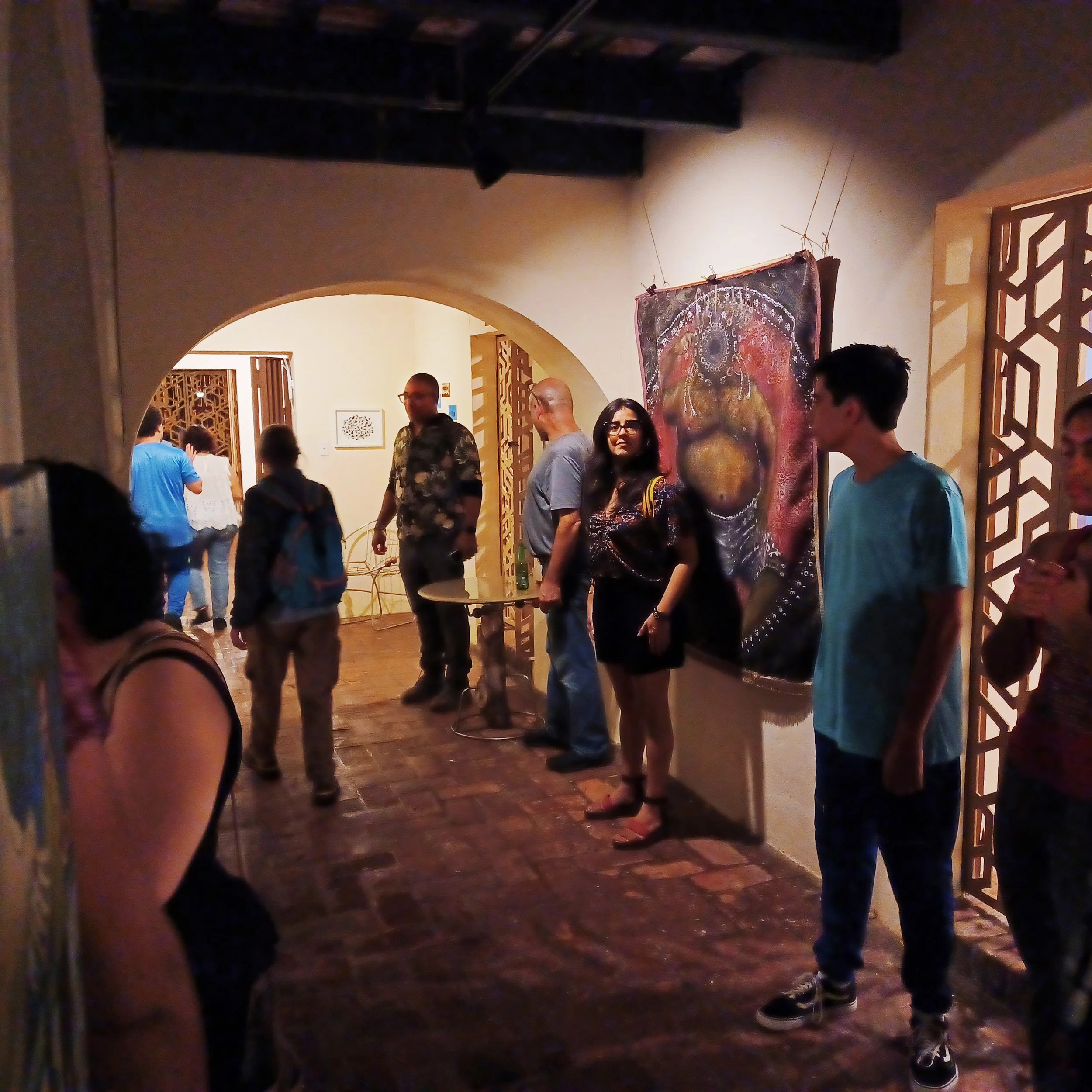 Anos luz matotumba Contrafuertes pasillo gente.jpg