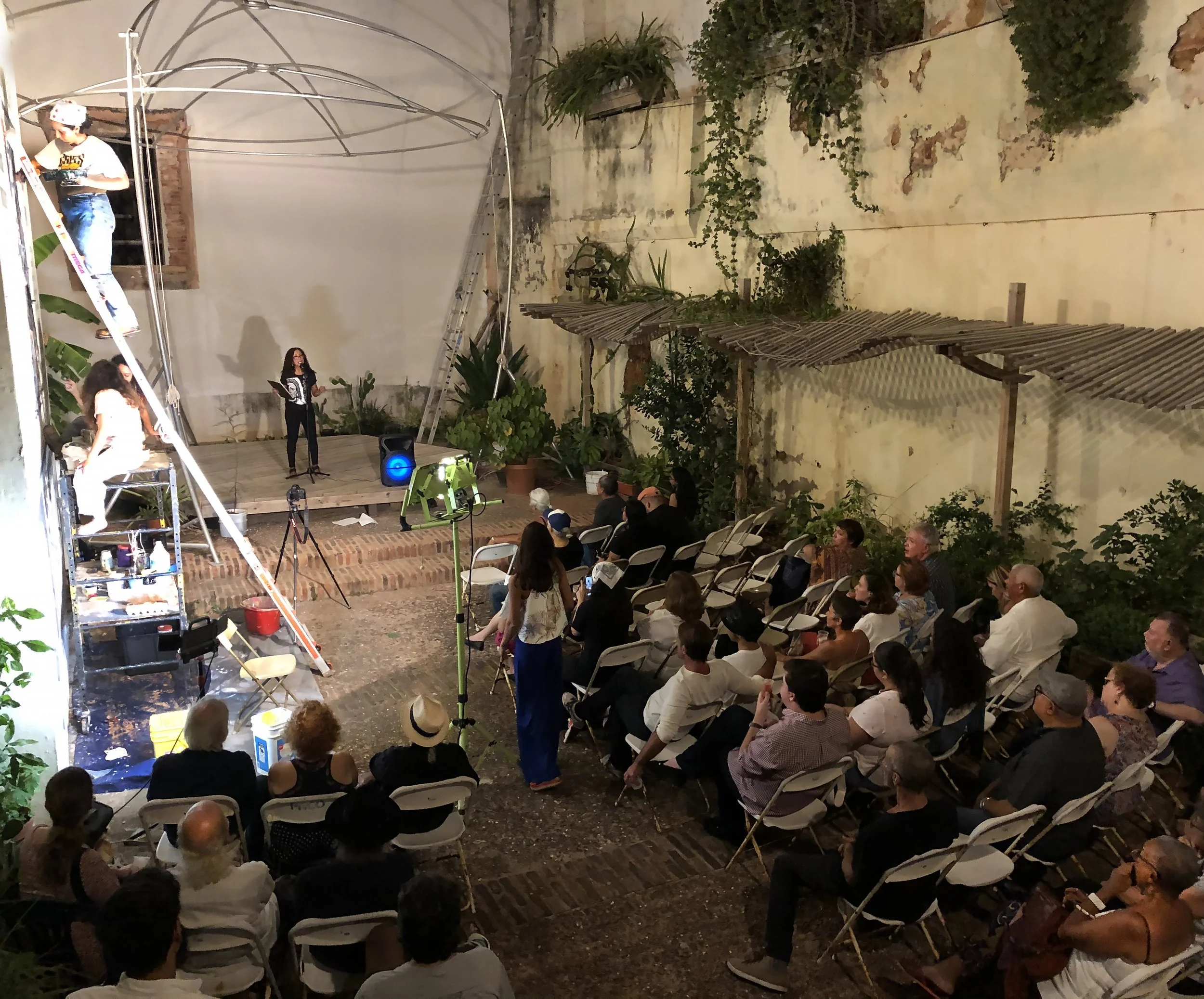 Pietri Mariposa escenario.jpeg