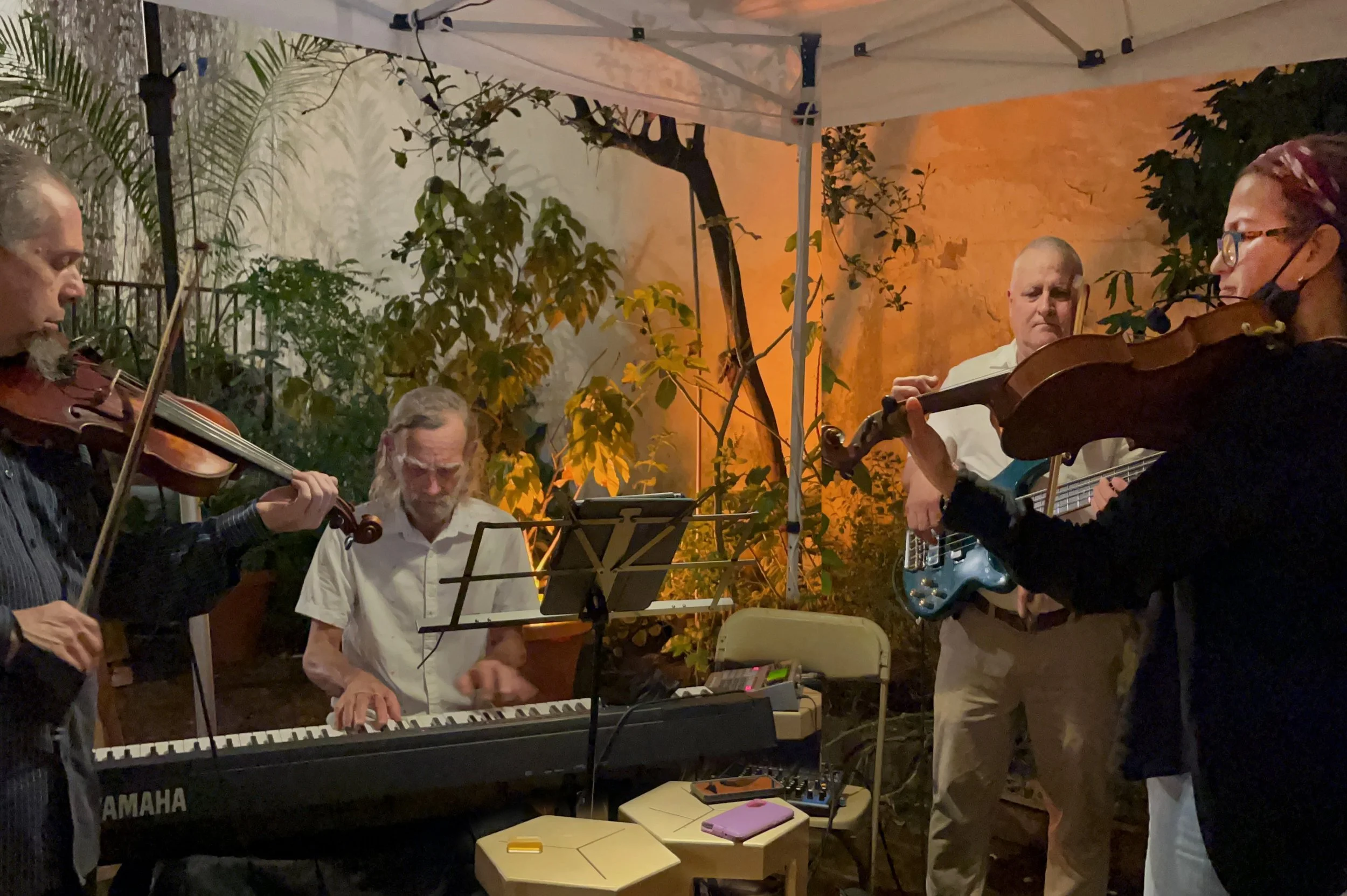 Musicos Decima Contrafuertes.jpeg