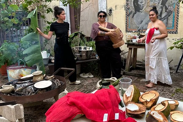 2 zoe en Contrafuertes preparando su cena.jpg