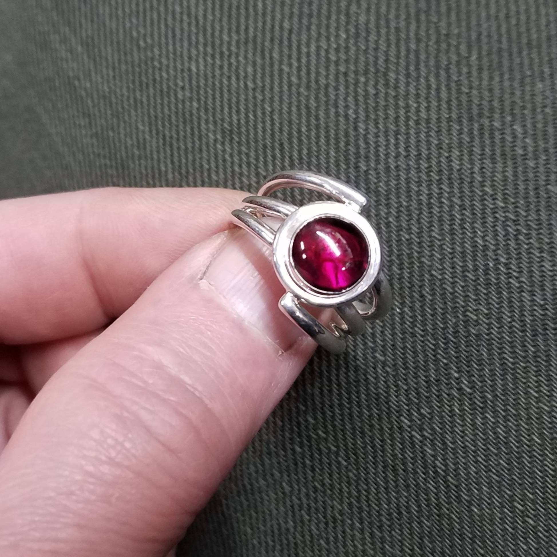 https://i.etsystatic.com/7285246/r/il/7b4dcb/2862433181/il_fullxfull.2862433181_crw6.jpg