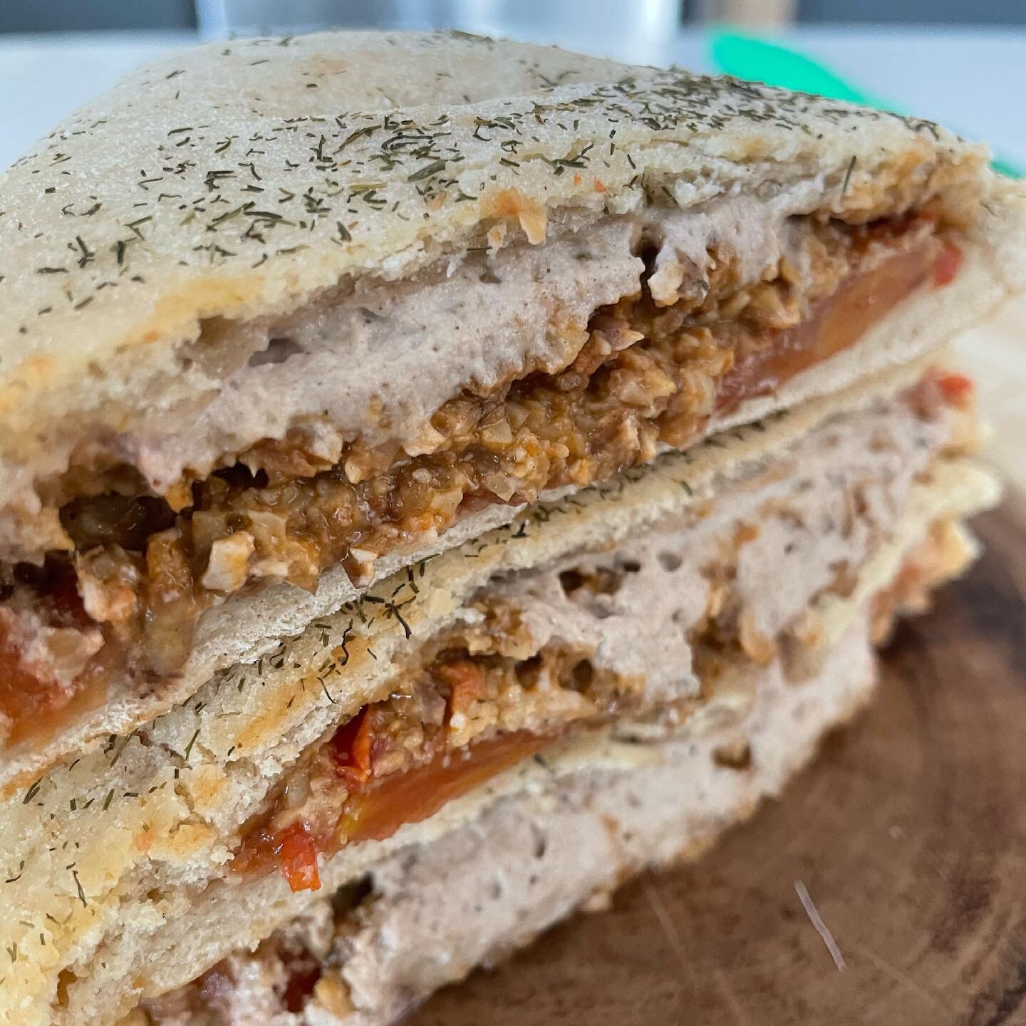 This calzone was the best it has ever been made! The crust was soft, buttery and flakey!! The secret is grapeseed oil!

Inside we used our signature walnut meat and layered it with a hemp walnut CHEEZE and homemade chunky marinara 

#alkaline #alkali