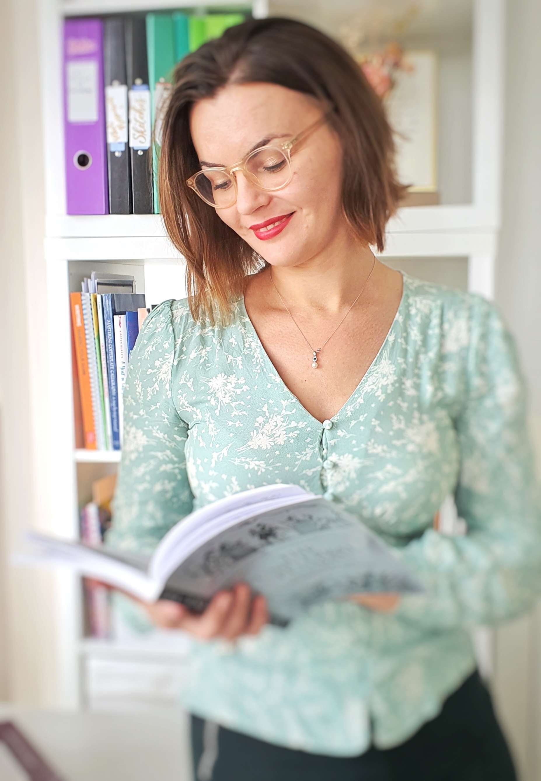 uliana-popa-calligraphy-artist-in-london.jpeg