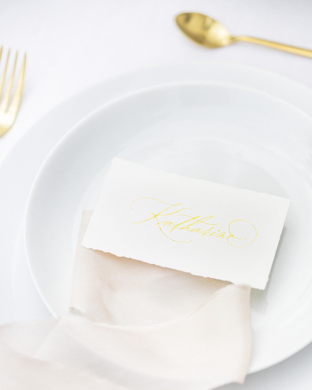 white-and-gold-calligraphy-place-card (2).jpg