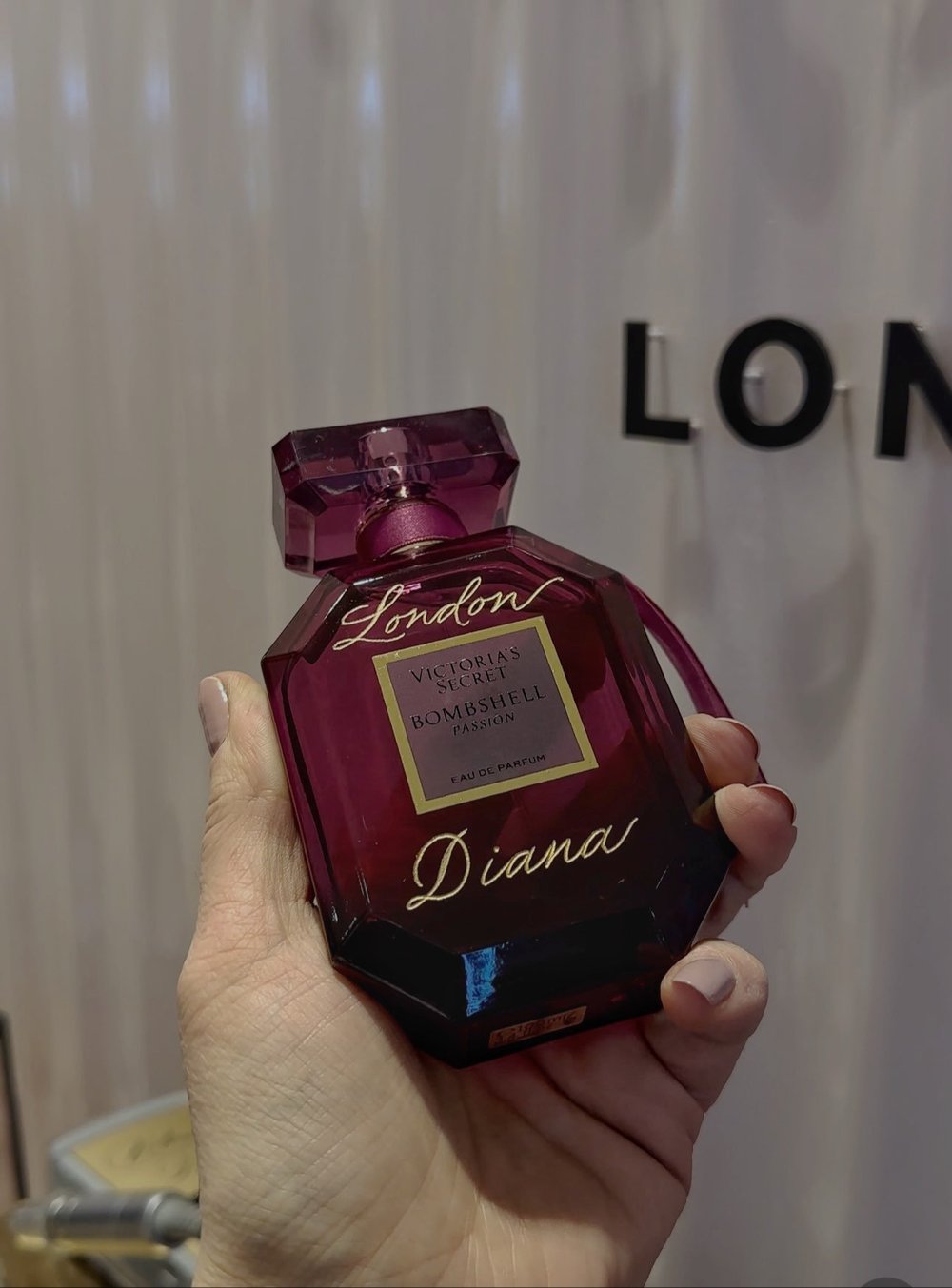 engraved-Bombshell-passion-fragrance.jpg