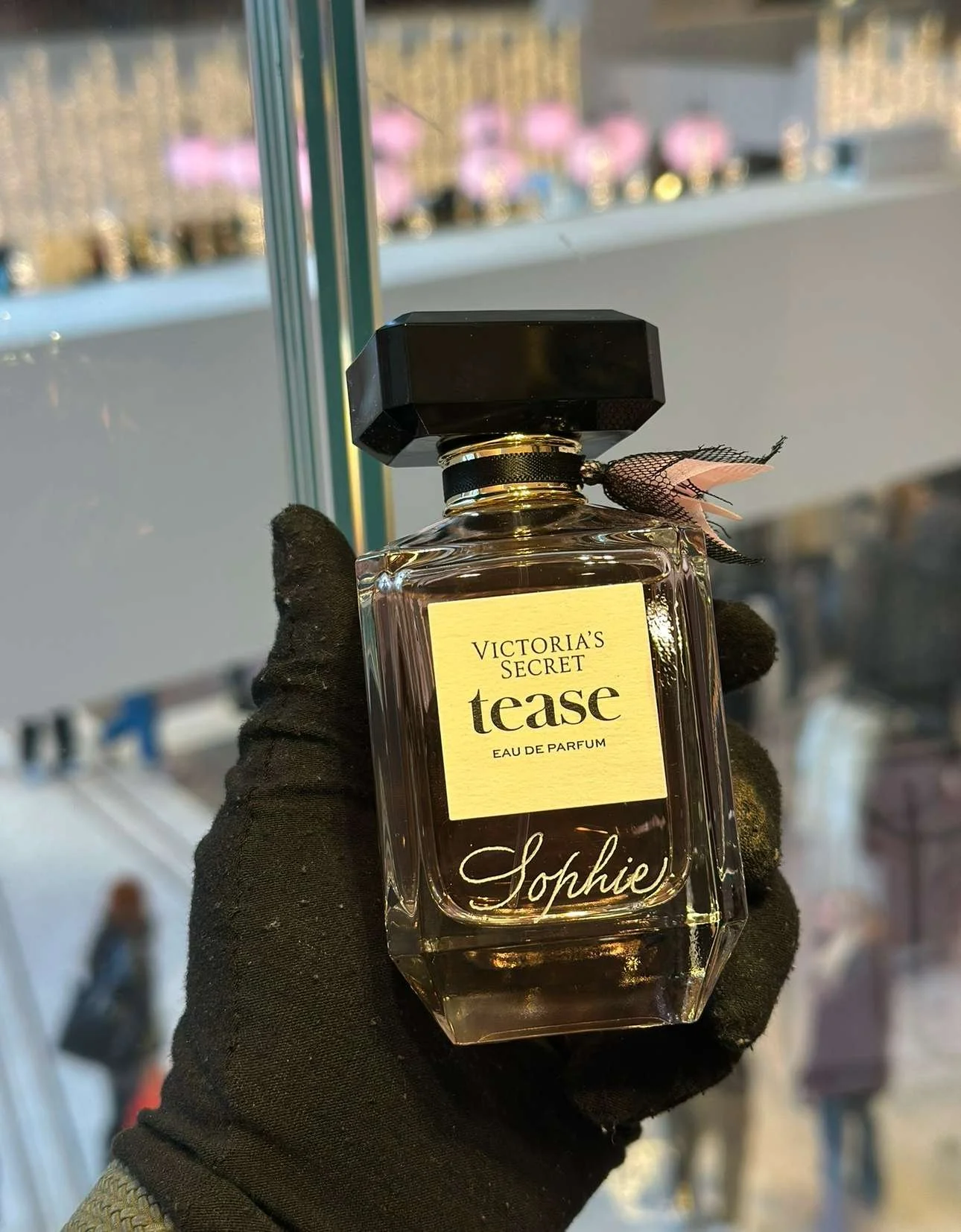 live-perfume-engraving-london.jpg