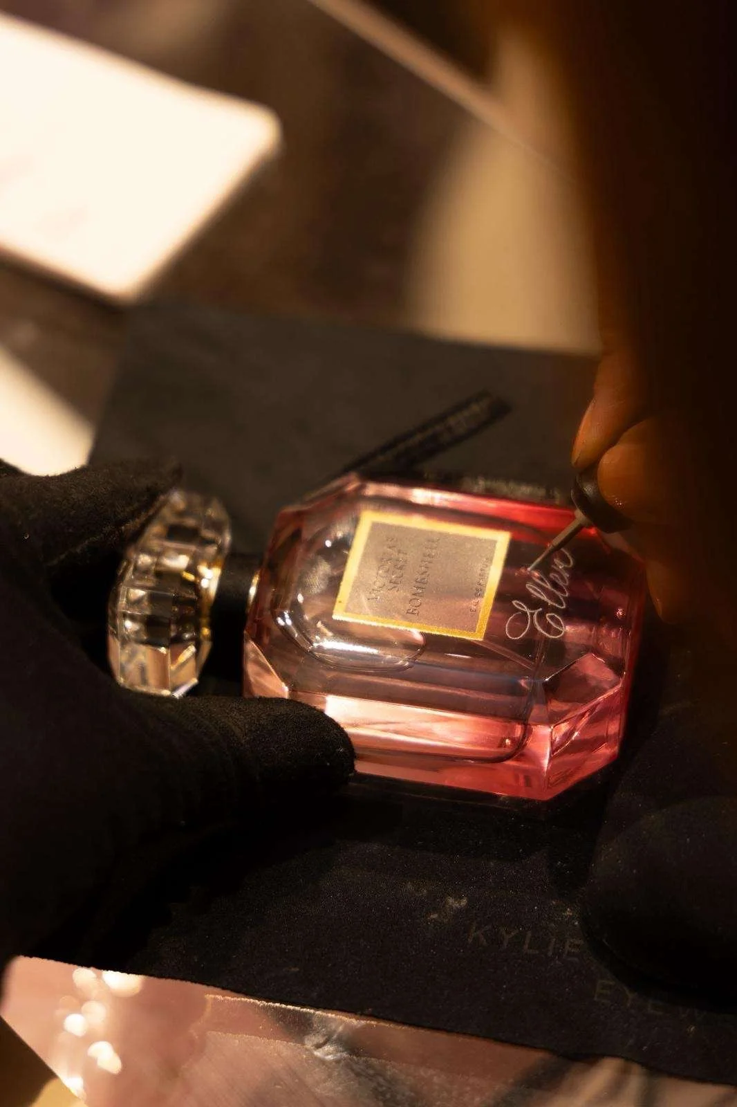 live-perfume-engraving-.JPG