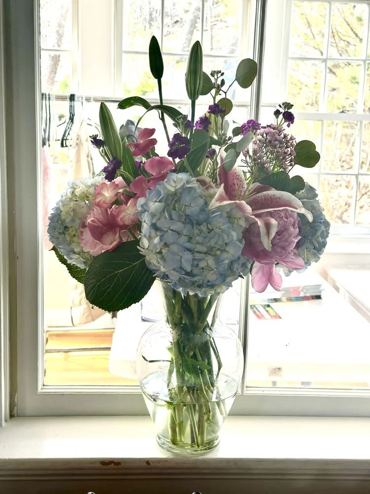 58-a-finished-arrangement-of-hydrangea-lilies-a.jpg