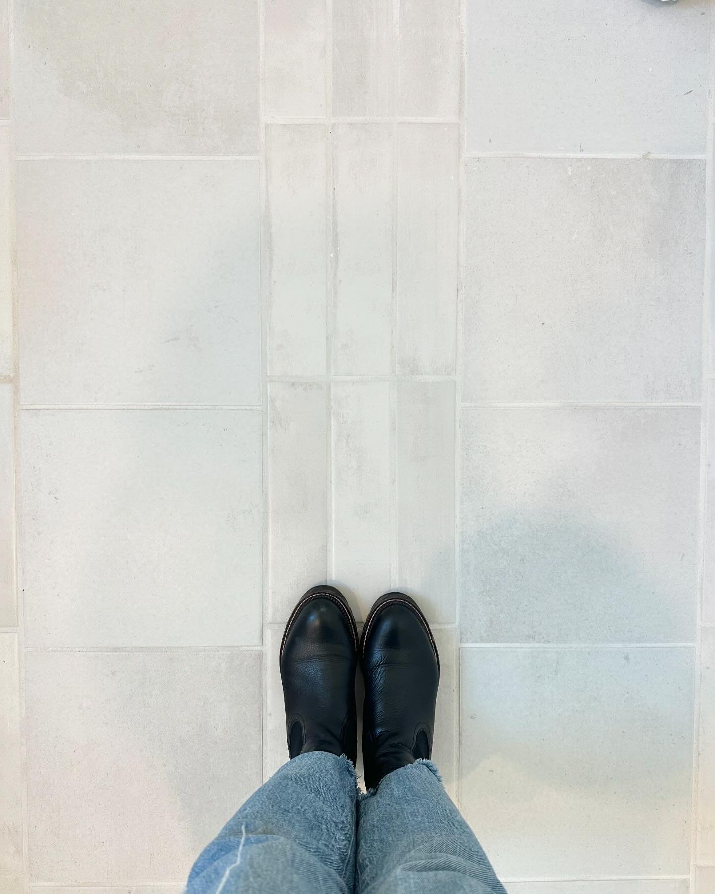For this #tilethursday , what do you think of this mix of tile shapes/sizes? 

I think it&rsquo;s a great way to use basic tile and make it more interesting. Mixing tile shapes in the same color is a great affordable way to add more visual interest.
