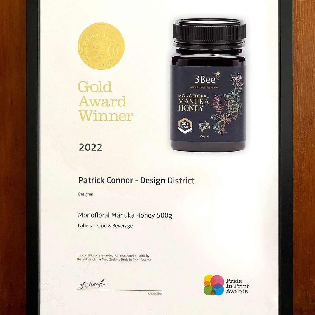 Must say I'm thrilled to win another gold award at this year's Pride in Print awards held in Christchurch. I worked alongside the team at #3BeeNZ to bring home the best packaging design for the Monofloral Mānuka Honey 500g honey label.