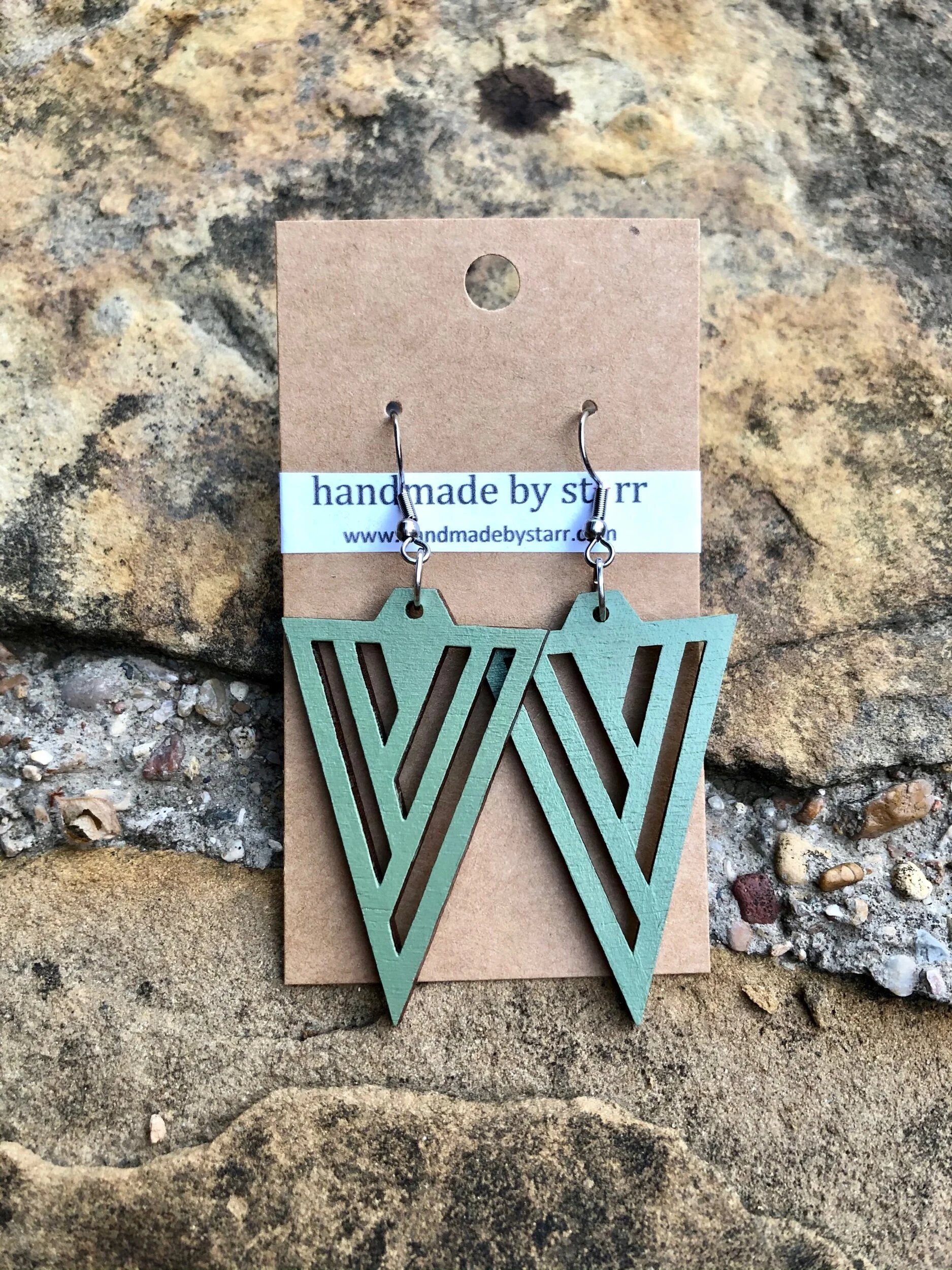 A8790404-AE5E-4832-9160-C1AA39E9C5DE