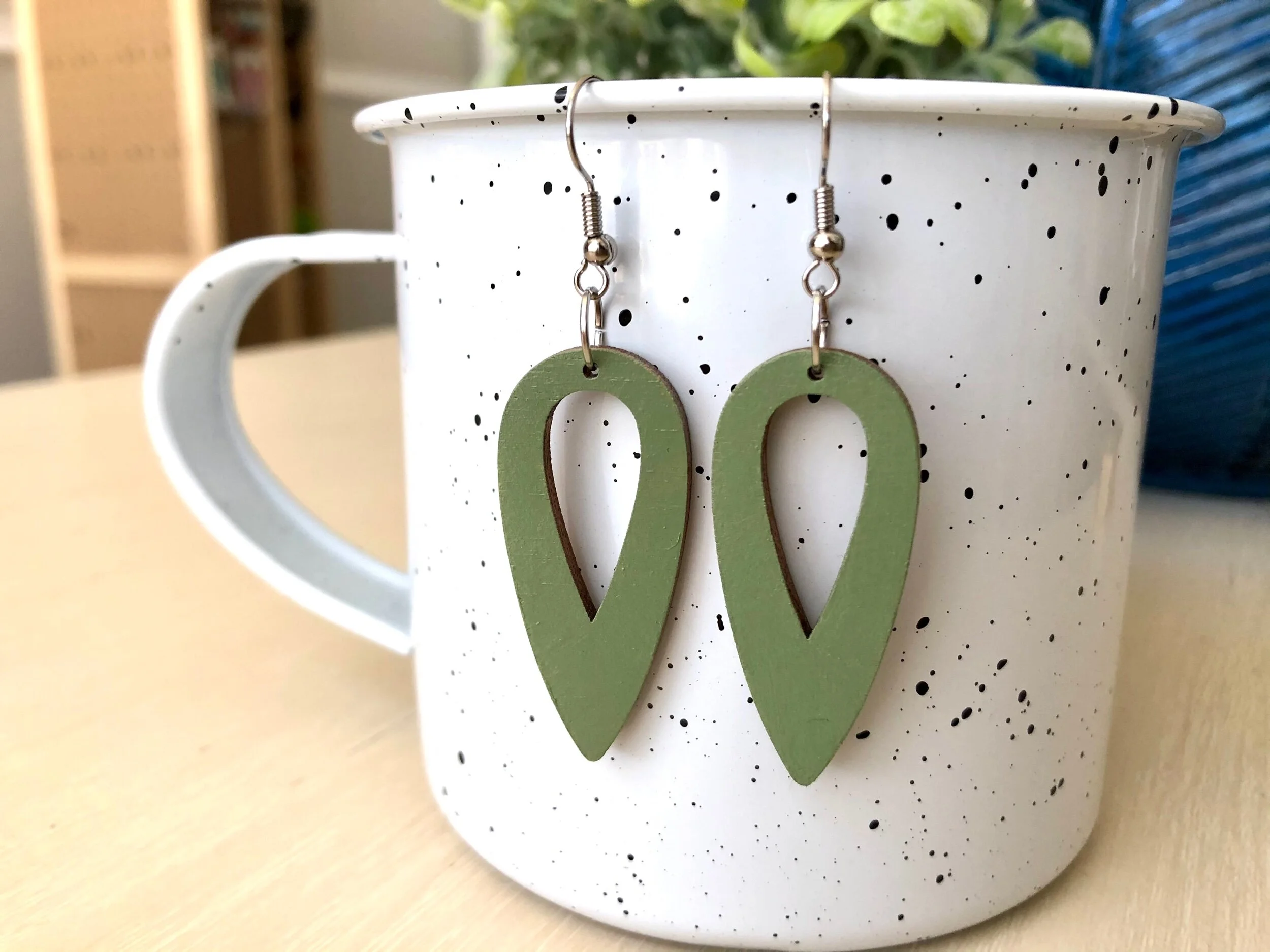 E5B1EC21-6F20-4FE8-9161-345627E89C35