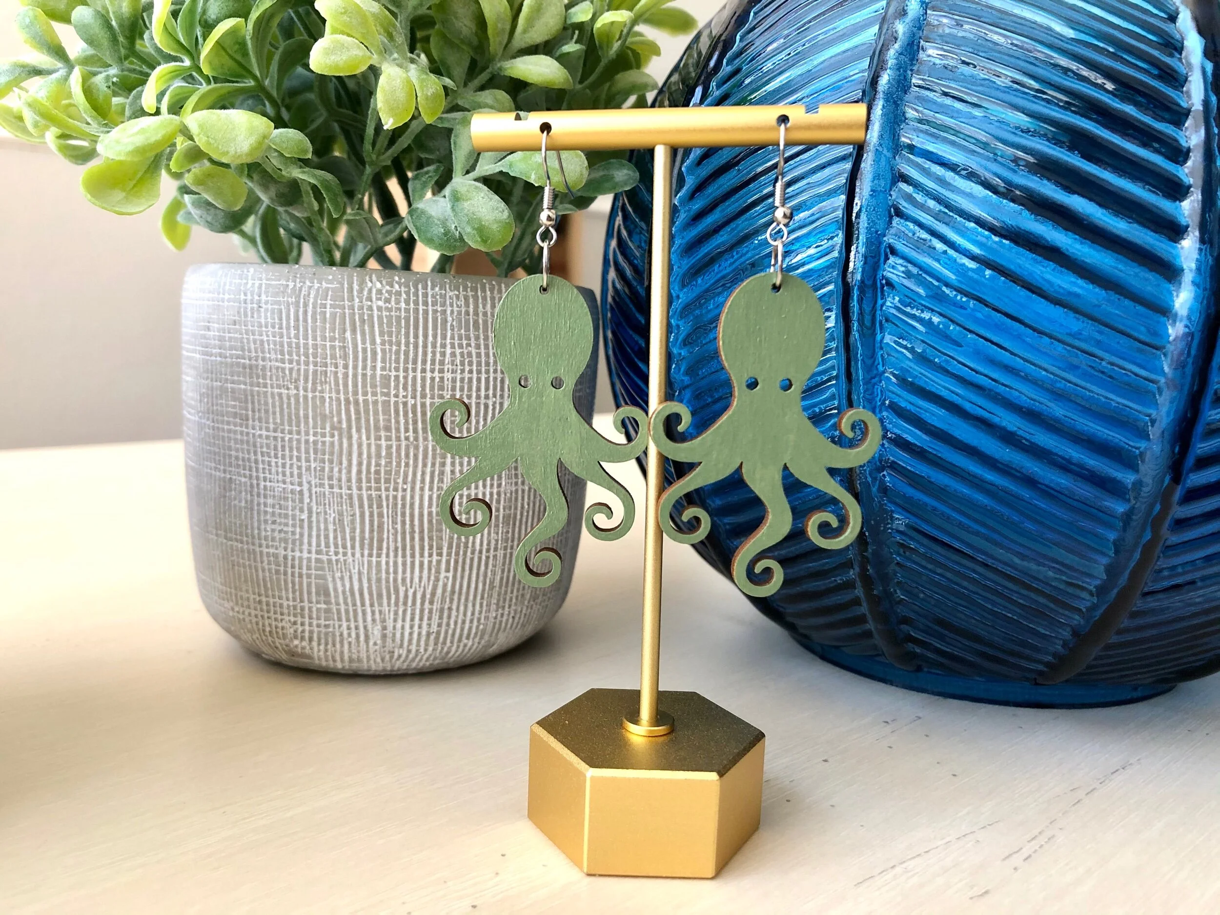 5D5282BA-CAEC-4666-A608-5A8385C254BF