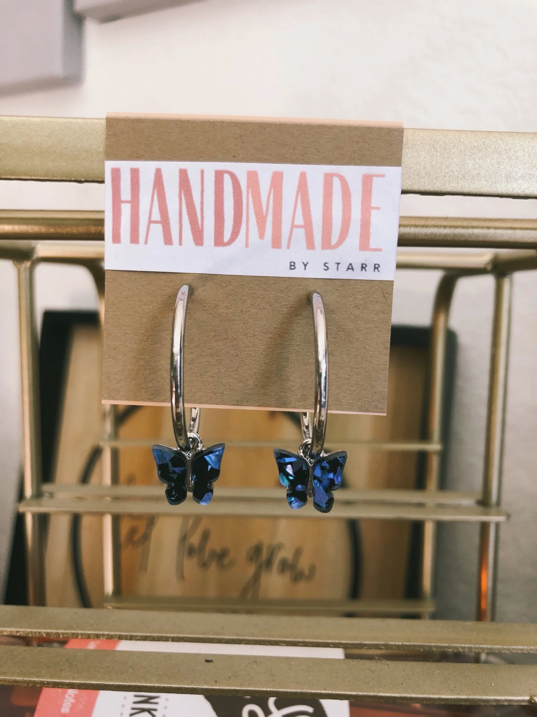 7D9D0541-E3B4-4D9D-85A4-9671AD3D70B2