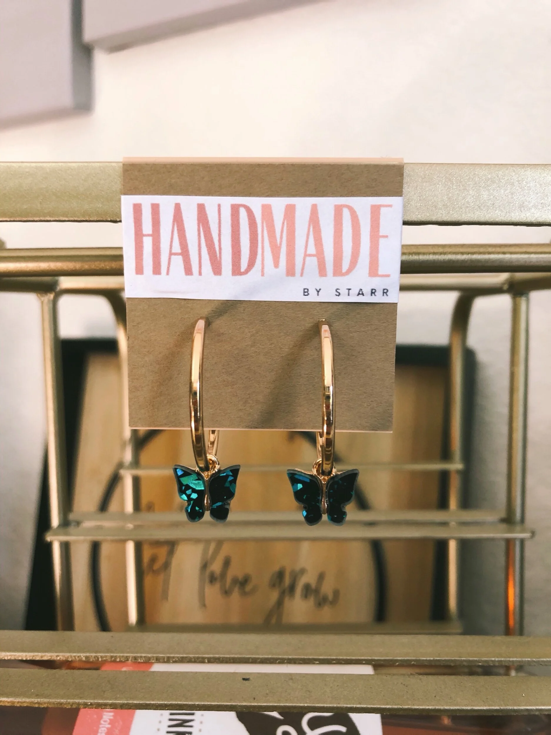 51AE2FBA-EDB9-40FF-B180-3FFE7020D9FB