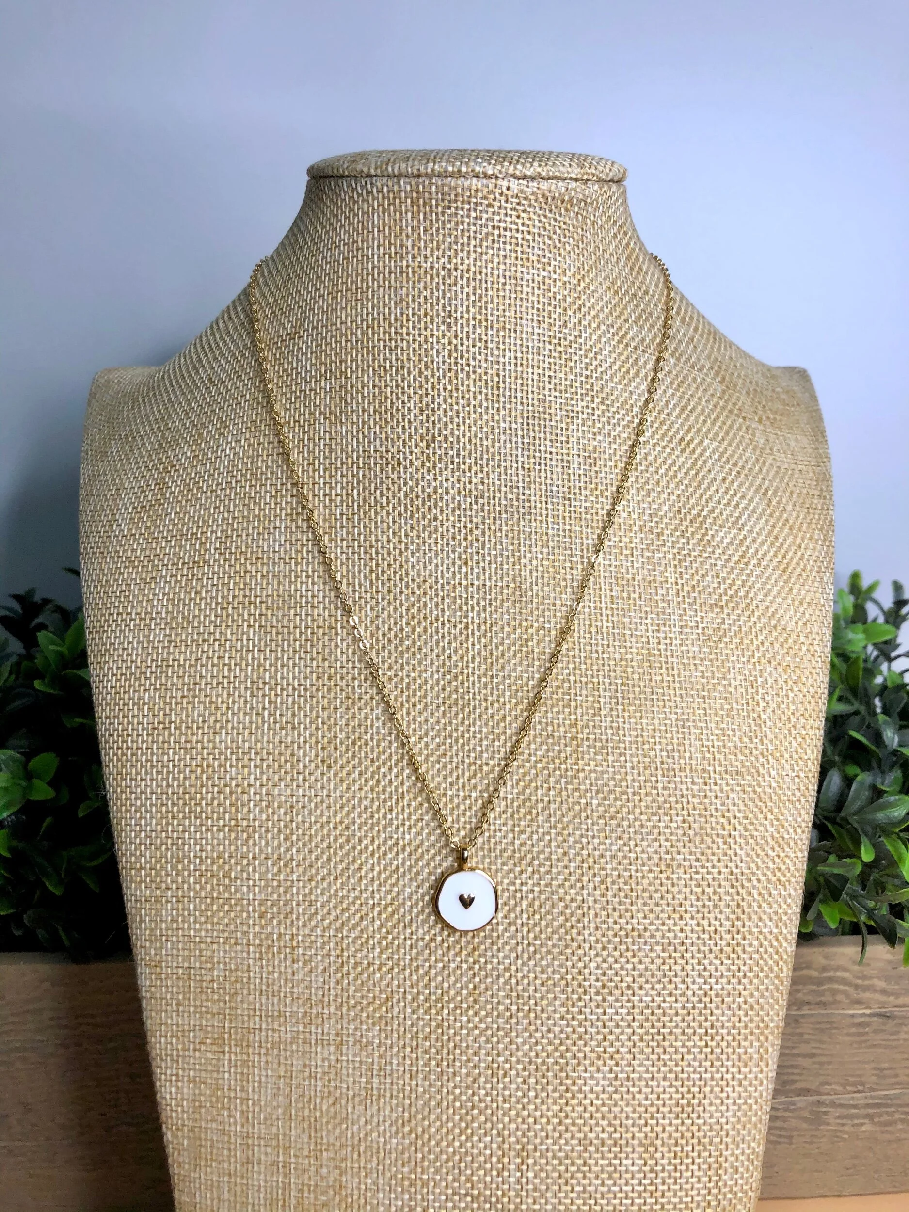 04BBA981-EACE-4C1B-BF14-BB96A67046DC