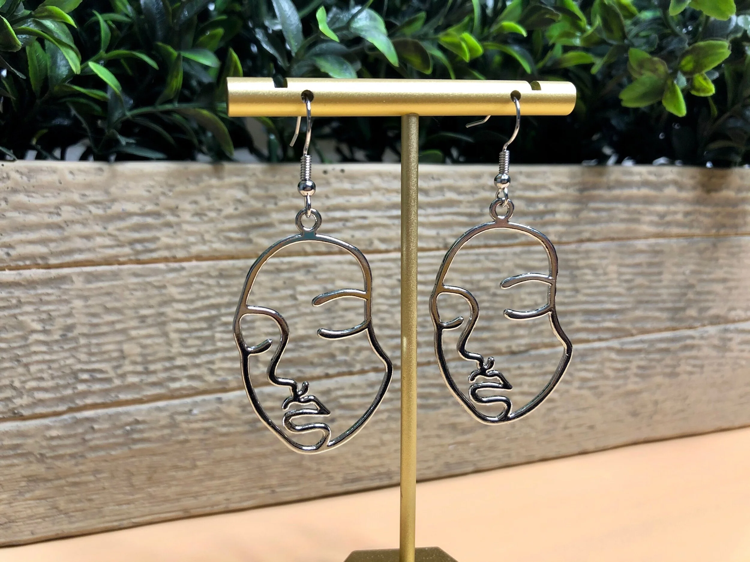 A47B526F-CDA5-4859-8DAF-0B9B5200CADD