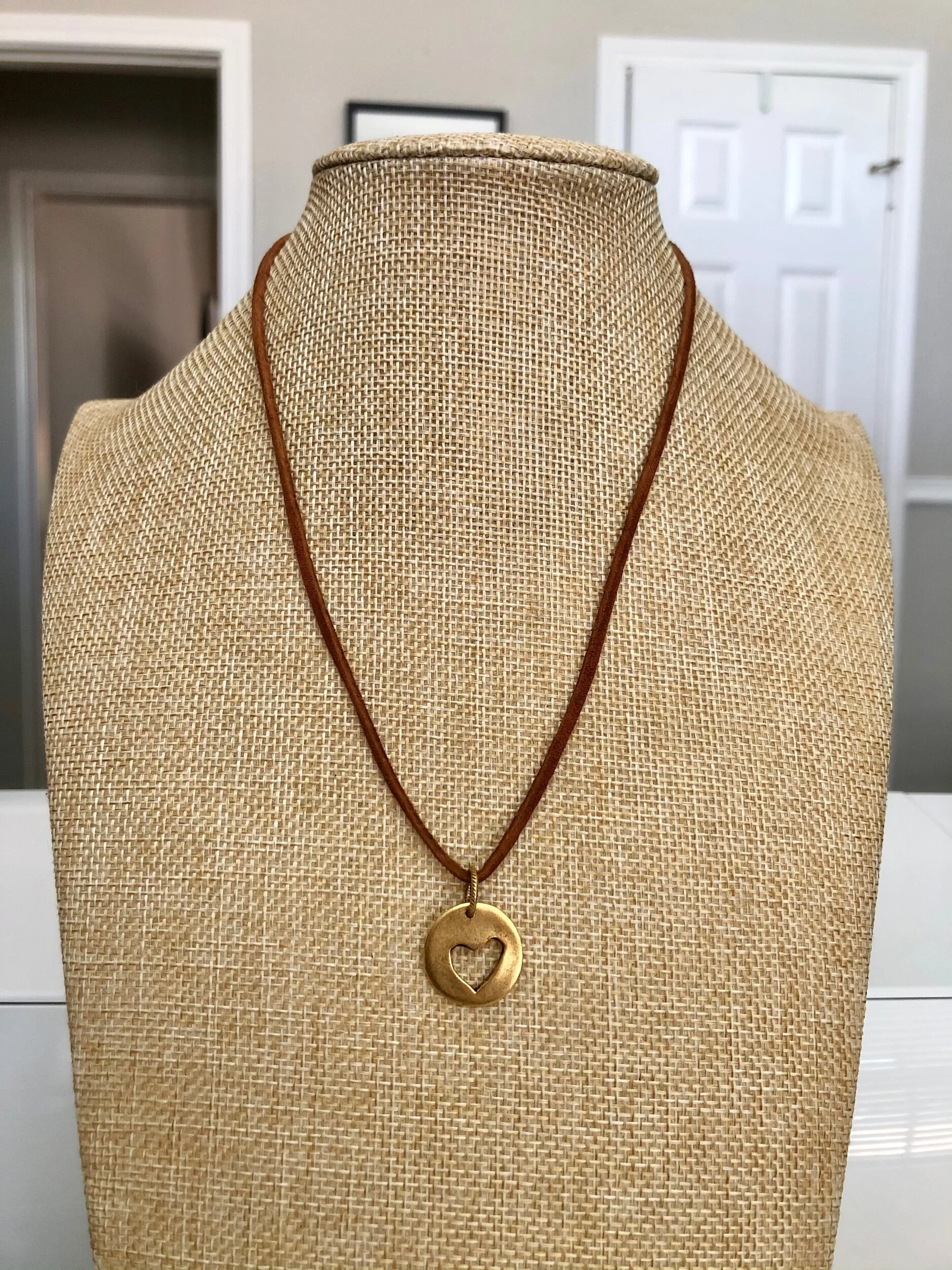 CE4F5CAF-8C90-49F3-859D-4B931748DAD3