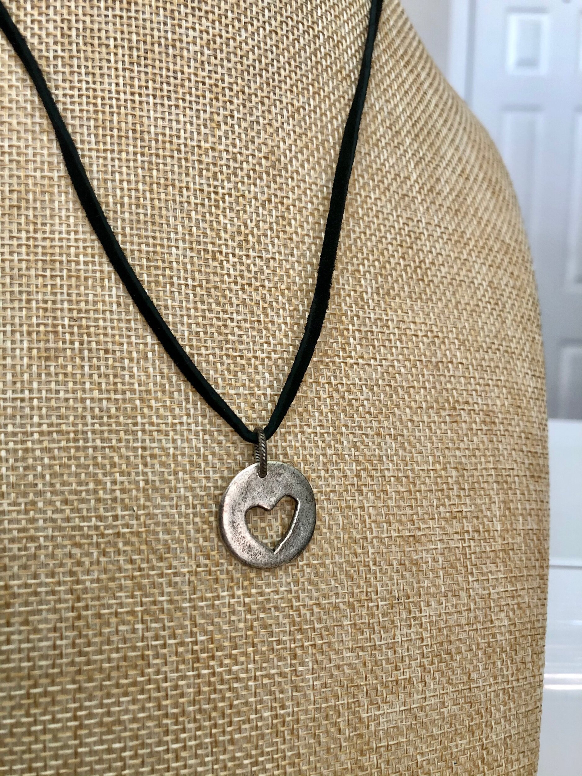 FC05F68E-C7A5-410C-B2FE-A6F639593CA4