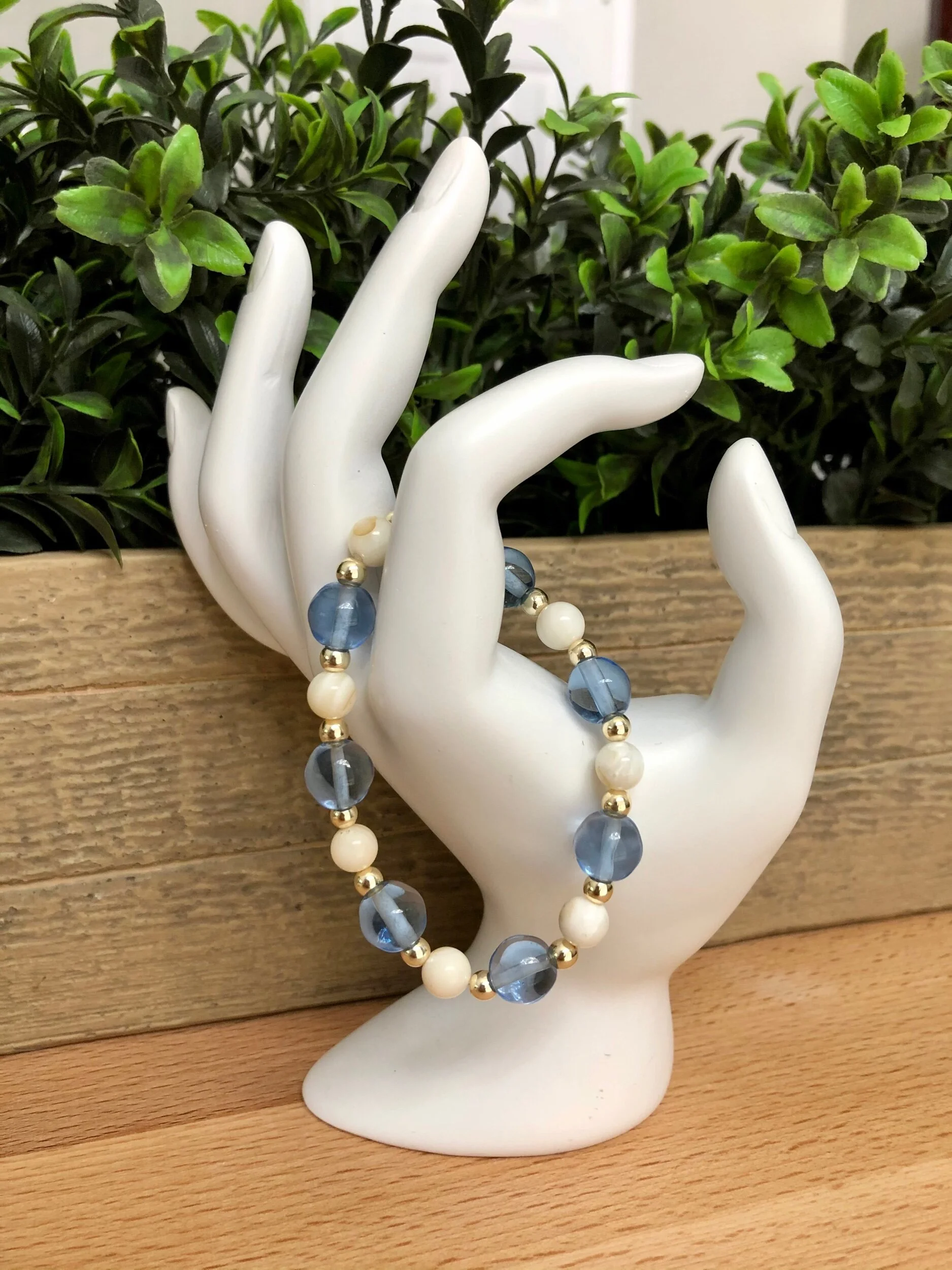 AAF8C86A-152C-465F-ACB5-0AC2C01C1CD8