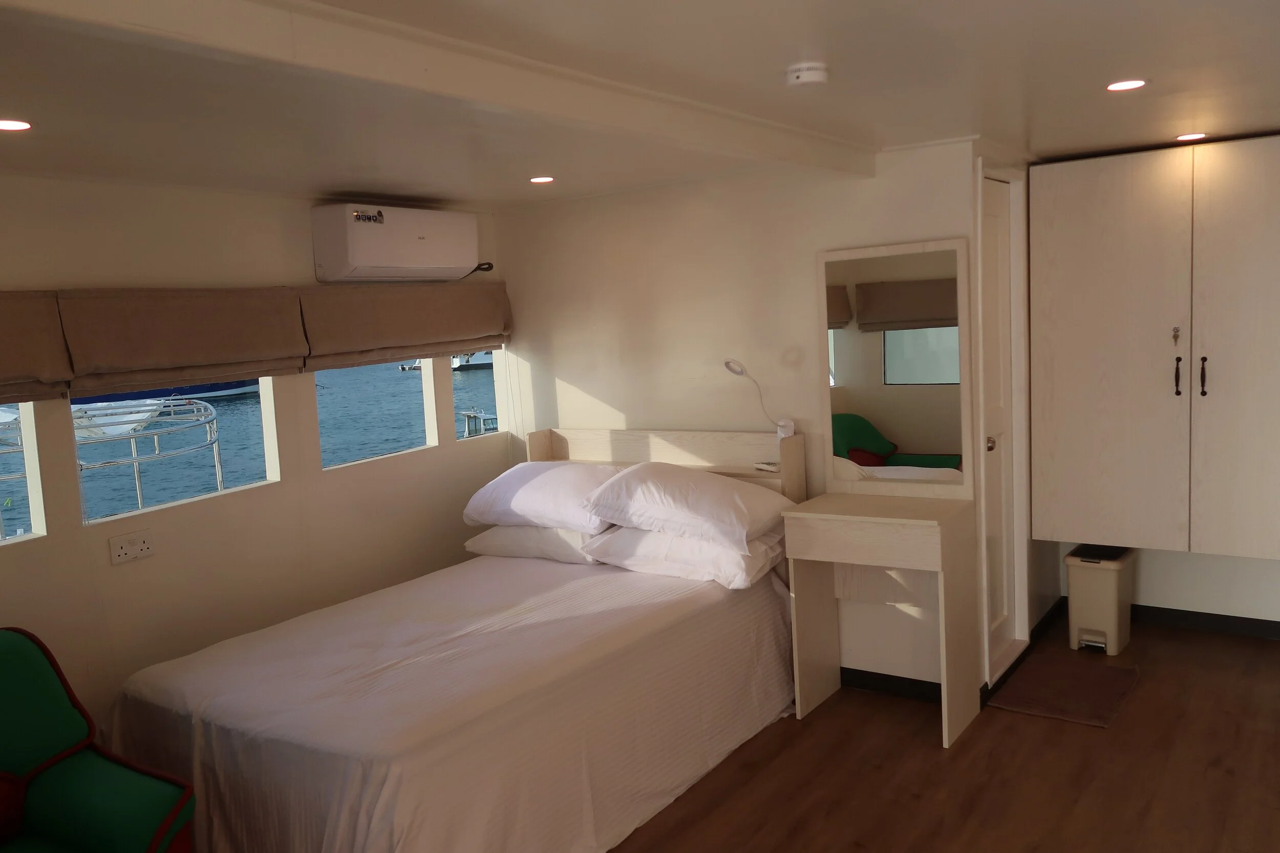 Dhinasha Upper Deck Cabin