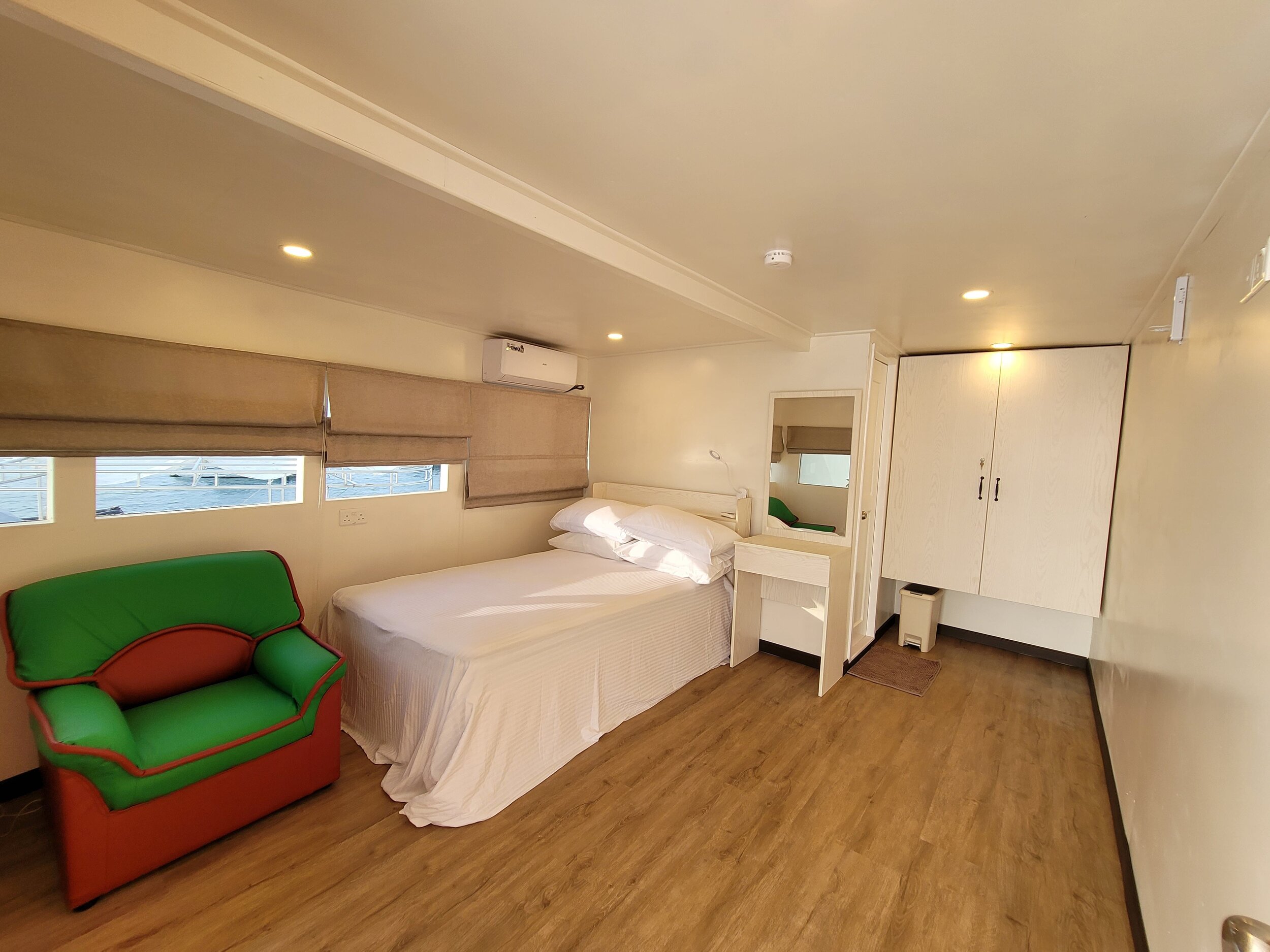 Dhinasha Upper Deck Cabin