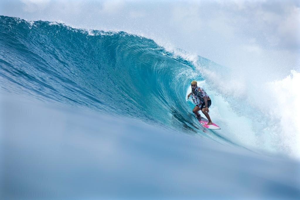 Dhinasha Surfing
